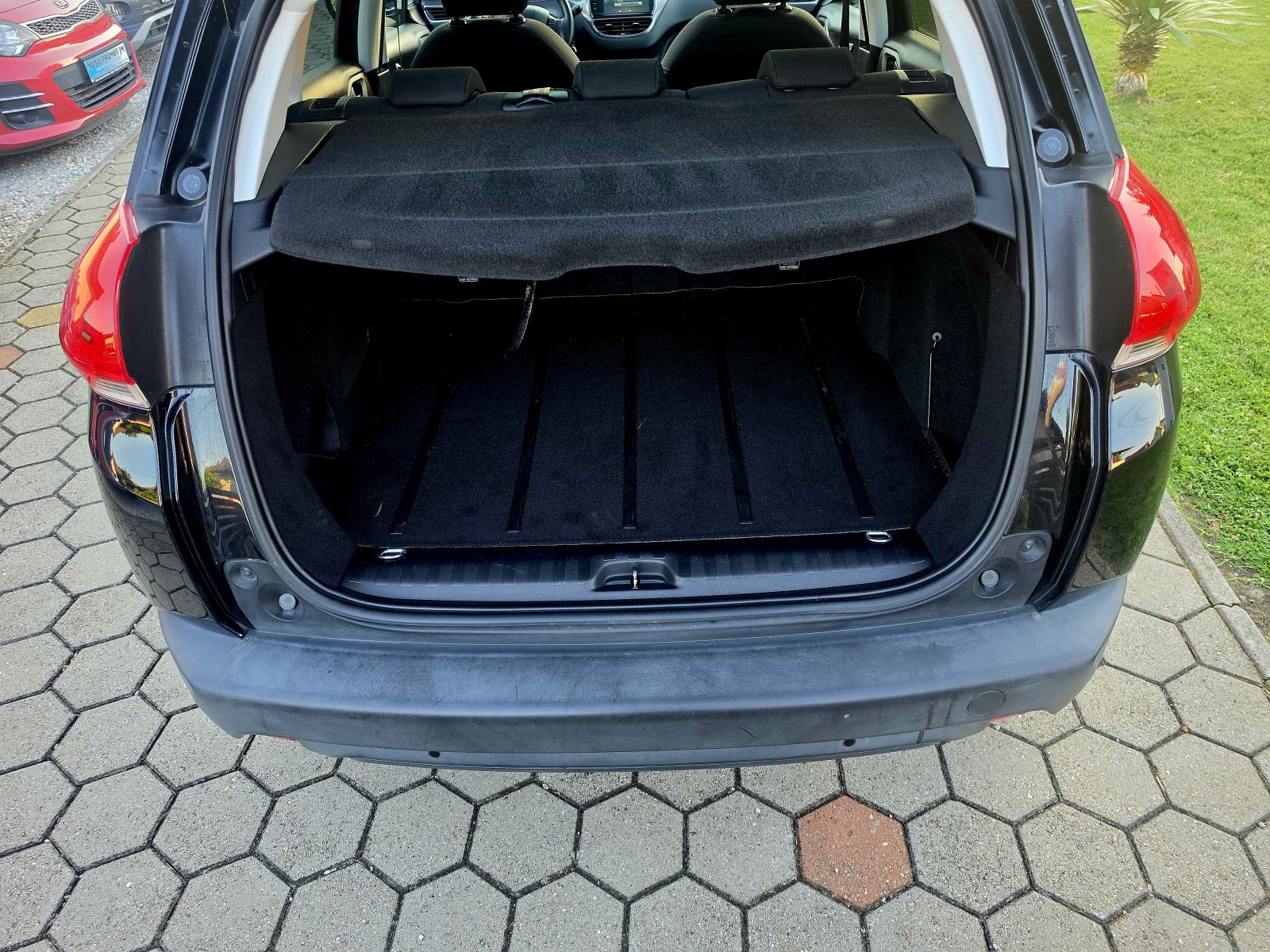 Peugeot 2008 1,6 BENZIN,,SERVISNA,ODLIČAN,,114292KM, fotografija 18