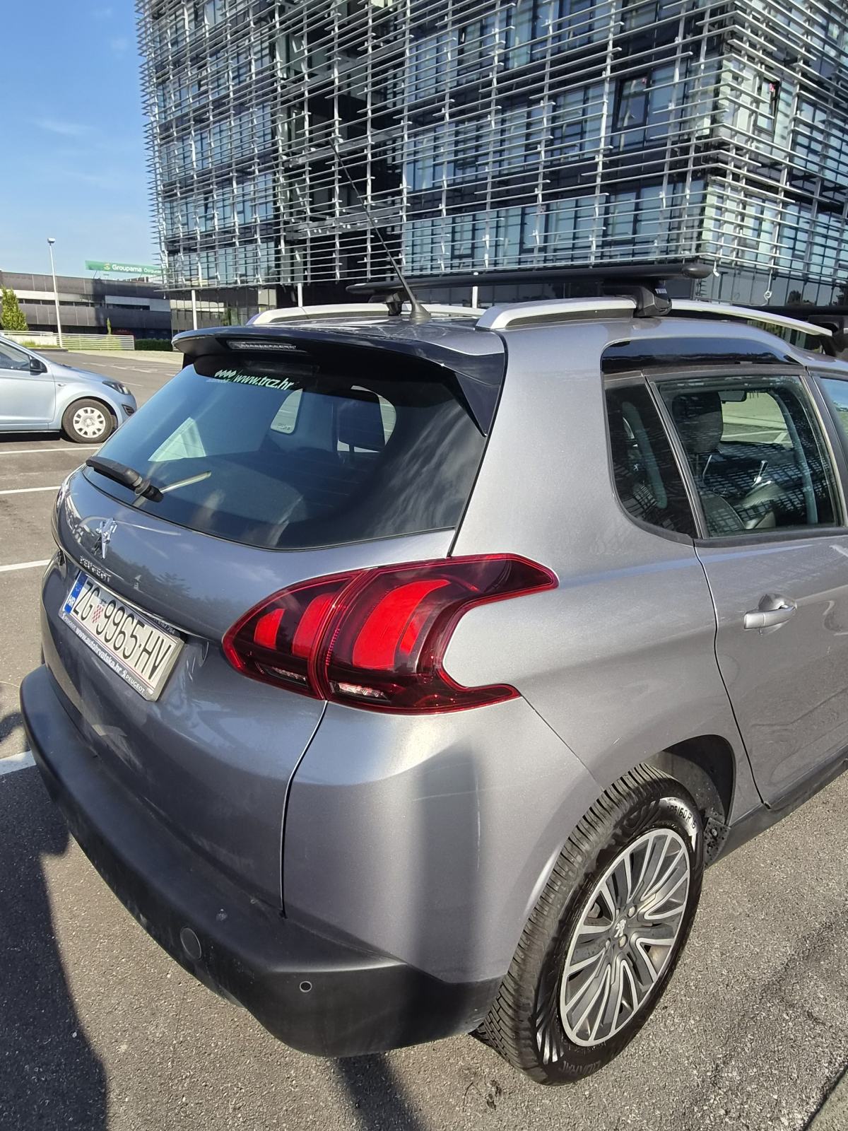 Peugeot 2008 1.6 BlueHDi (2018), 69.500 km, izuzetno očuvan, garažiran, fotografija 6