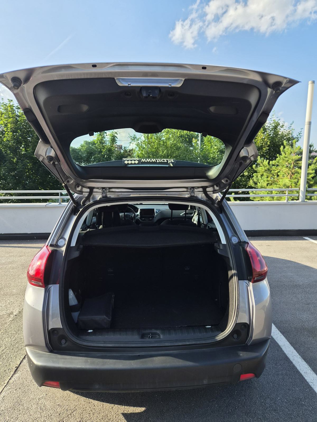 Peugeot 2008 1.6 BlueHDi (2018), 69.500 km, izuzetno očuvan, garažiran, fotografija 11