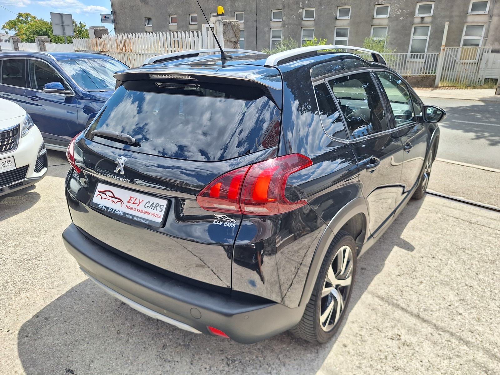 Peugeot 2008 1,6 BlueHDI ALLUR ‼️88.000 Km‼️PARKING KAMERA/NAVIGACIJA, fotografija 5