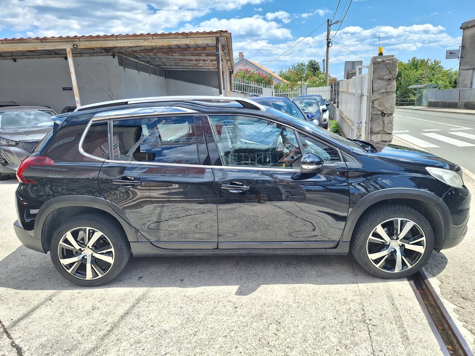 Peugeot 2008 1,6 BlueHDI ALLUR ‼️88.000 Km‼️PARKING KAMERA/NAVIGACIJA, fotografija 7