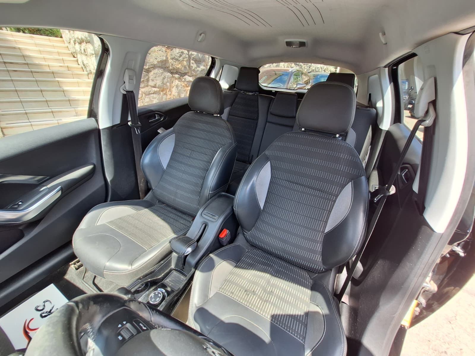 Peugeot 2008 1,6 BlueHDI ALLUR ‼️88.000 Km‼️PARKING KAMERA/NAVIGACIJA, fotografija 13