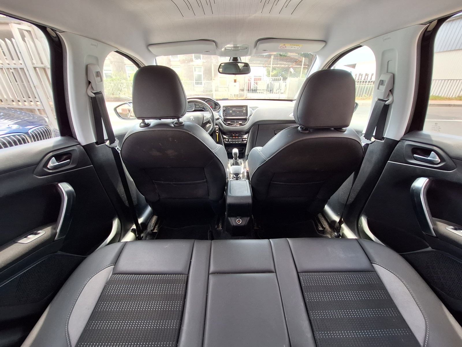 Peugeot 2008 1,6 BlueHDI ALLUR ‼️88.000 Km‼️PARKING KAMERA/NAVIGACIJA, fotografija 19