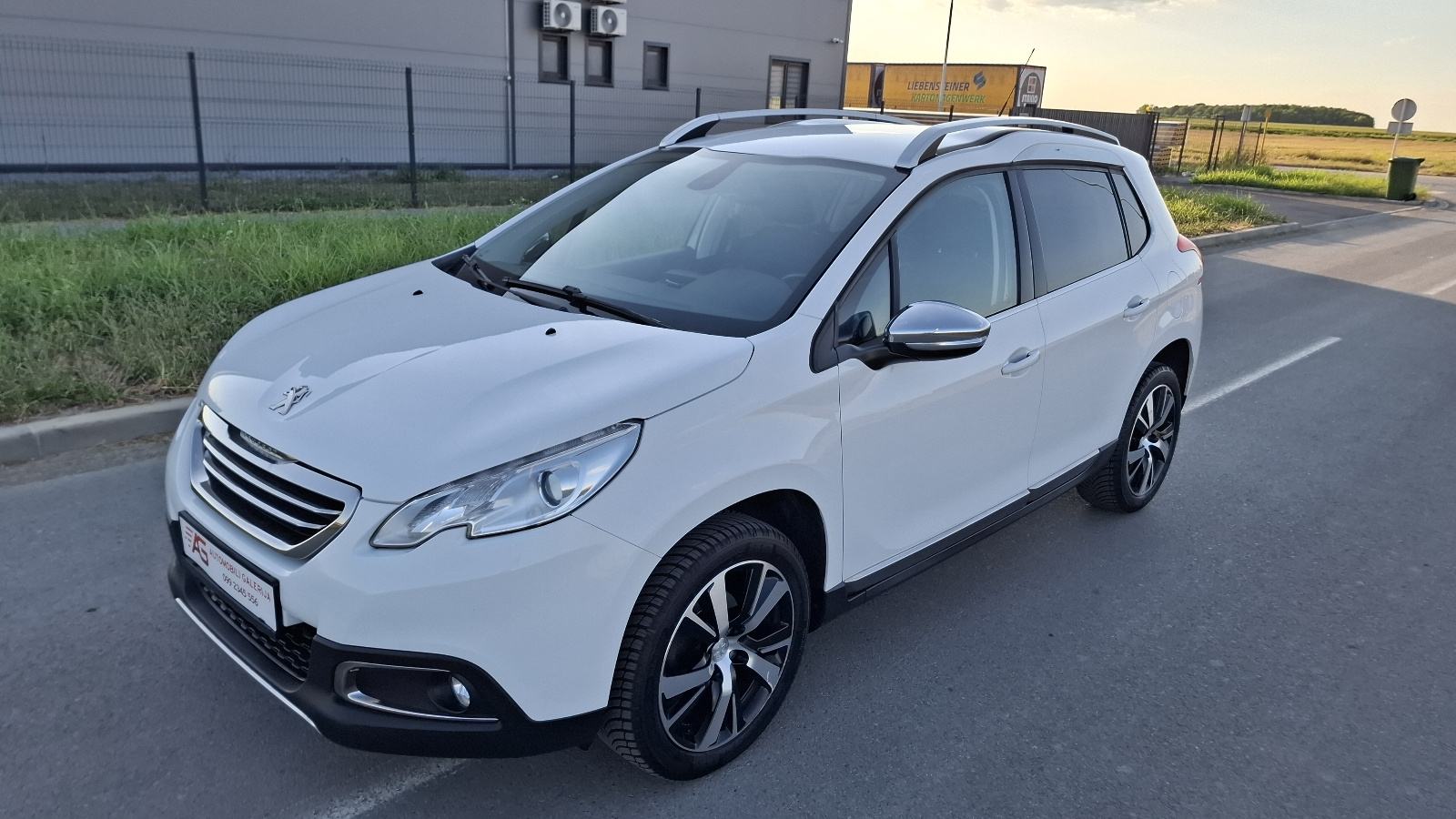 Peugeot 2008 1,6 BlueHDI ALLURE, fotografija 9