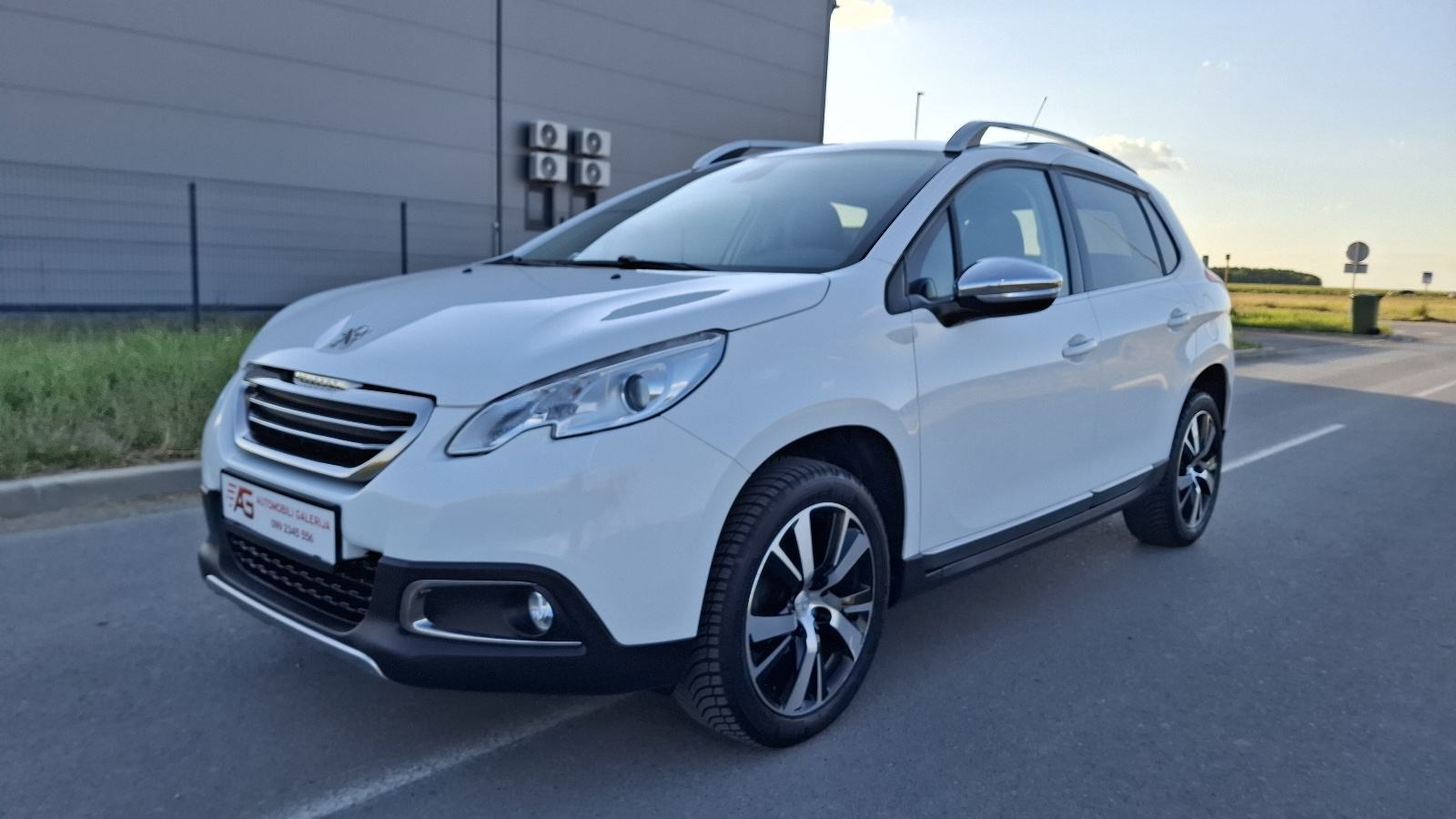 Peugeot 2008 1,6 BlueHDI ALLURE, fotografija 10