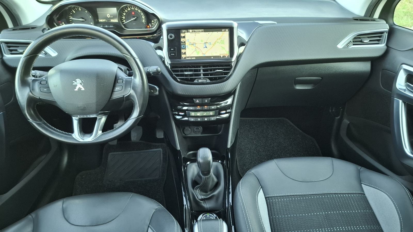 Peugeot 2008 1,6 BlueHDI ALLURE, fotografija 12
