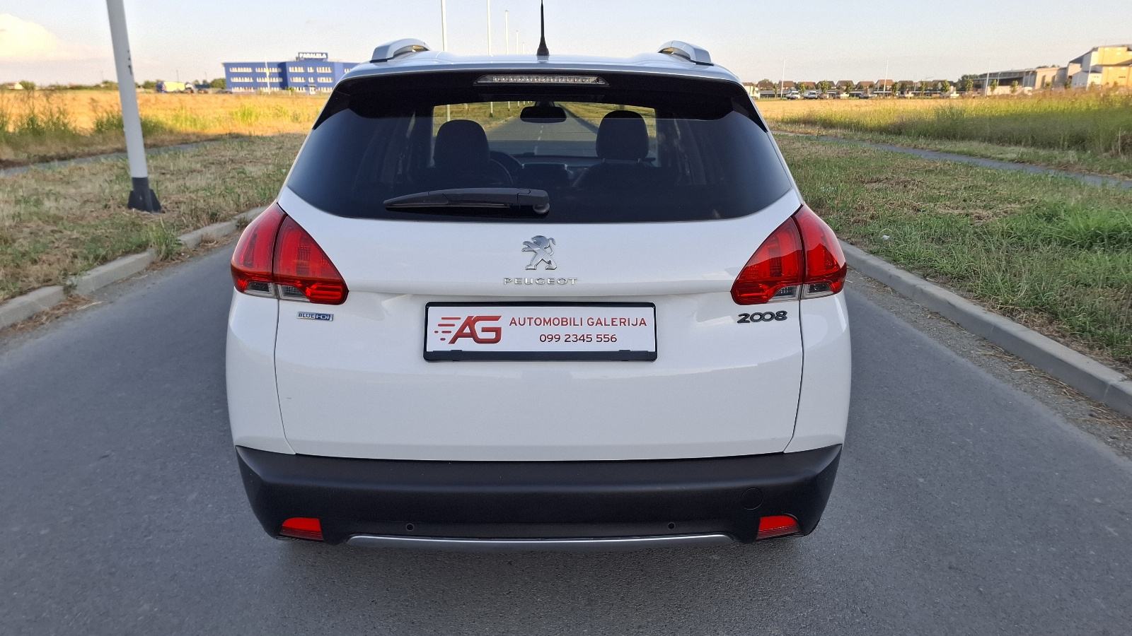 Peugeot 2008 1,6 BlueHDI ALLURE, fotografija 6