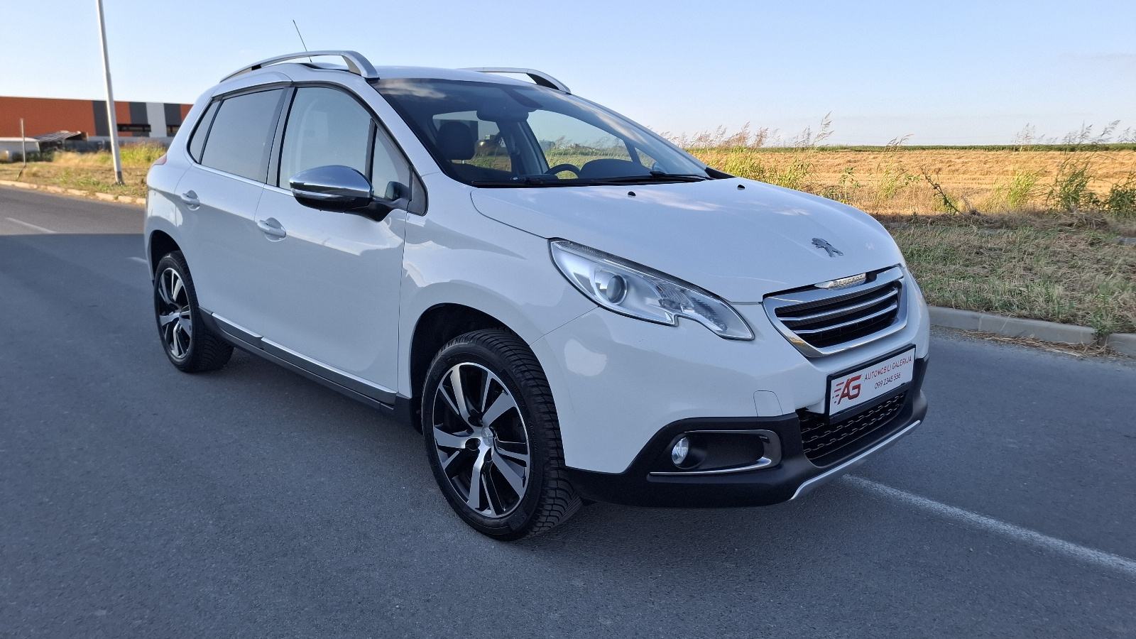 Peugeot 2008 1,6 BlueHDI ALLURE, fotografija 3