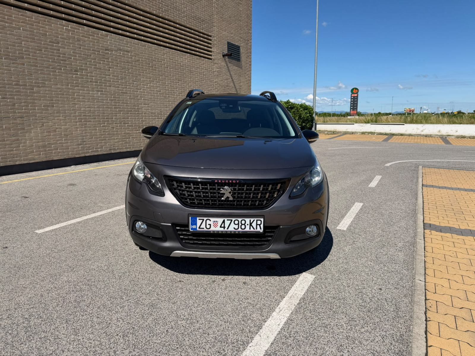 Peugeot 2008 1,6 BlueHDI - GT LINE -, fotografija 2