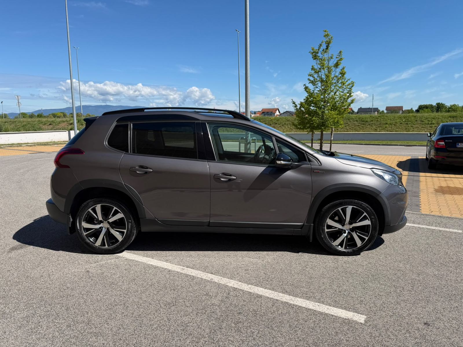 Peugeot 2008 1,6 BlueHDI - GT LINE -, fotografija 4