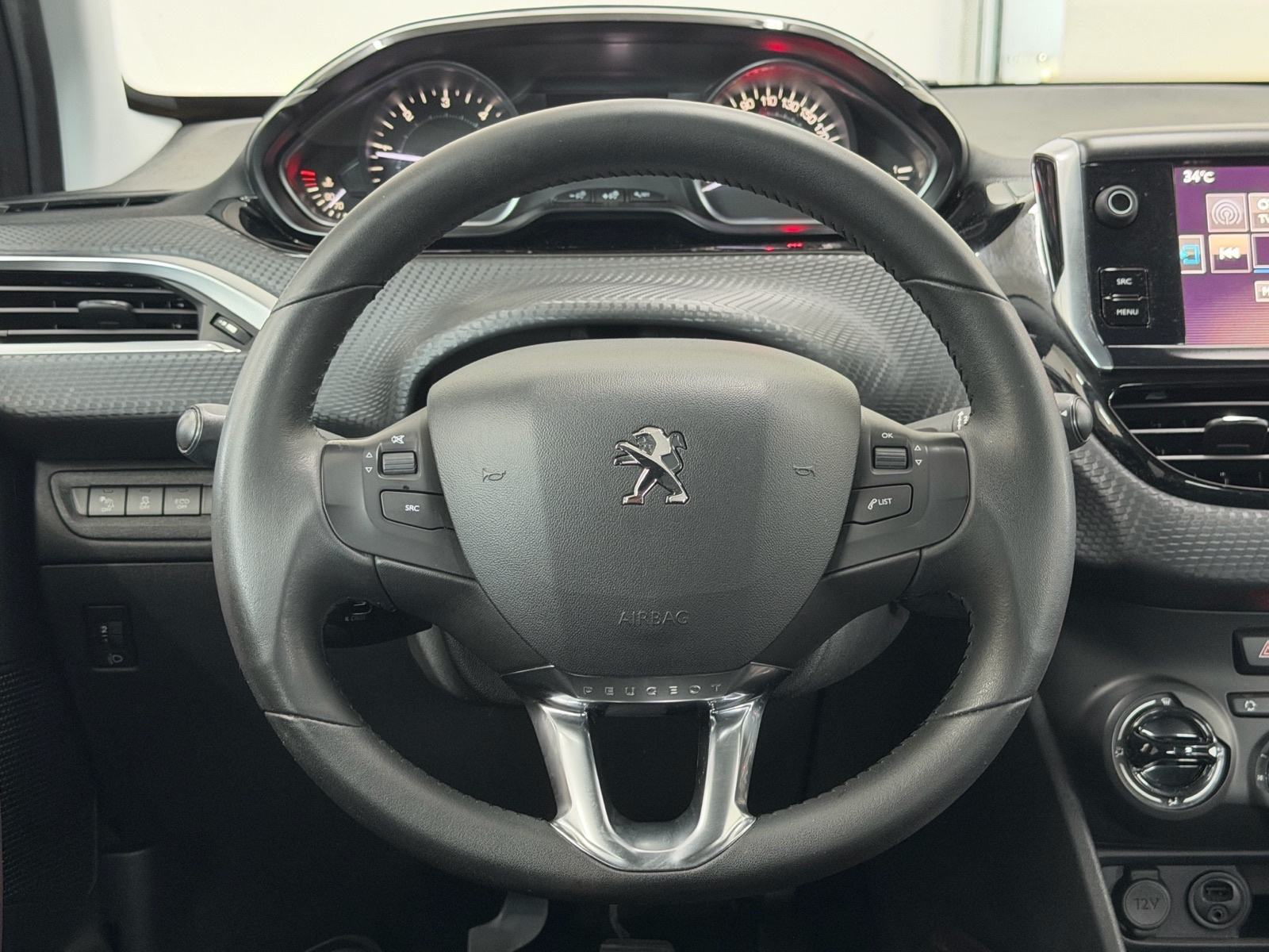 Peugeot 2008 1,6 BlueHDI | PDC | ALU | Veliki servis | TOP stanje!, fotografija 11