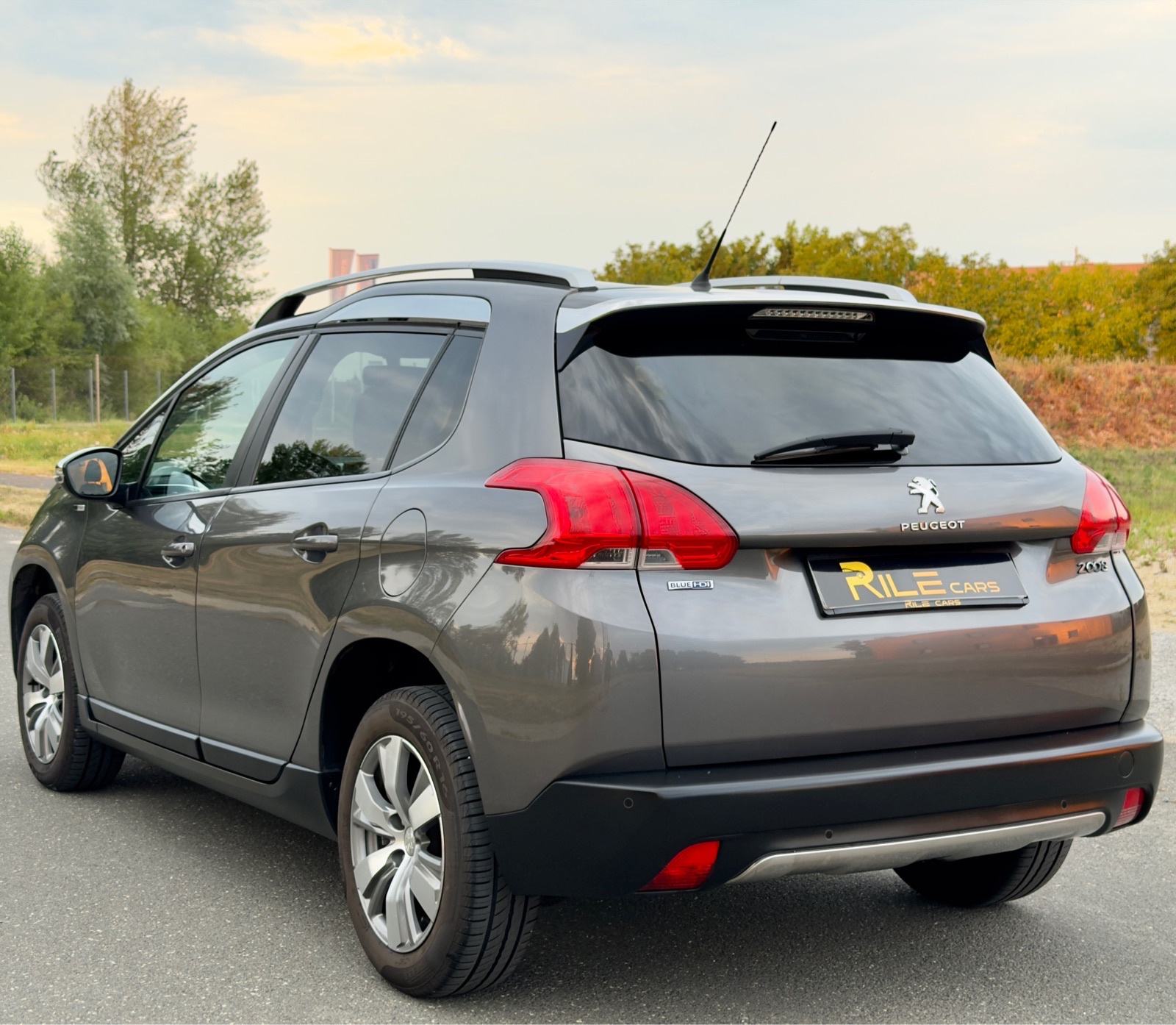 Peugeot 2008 1,6 BlueHDI | PDC | ALU | Veliki servis | TOP stanje!, fotografija 3
