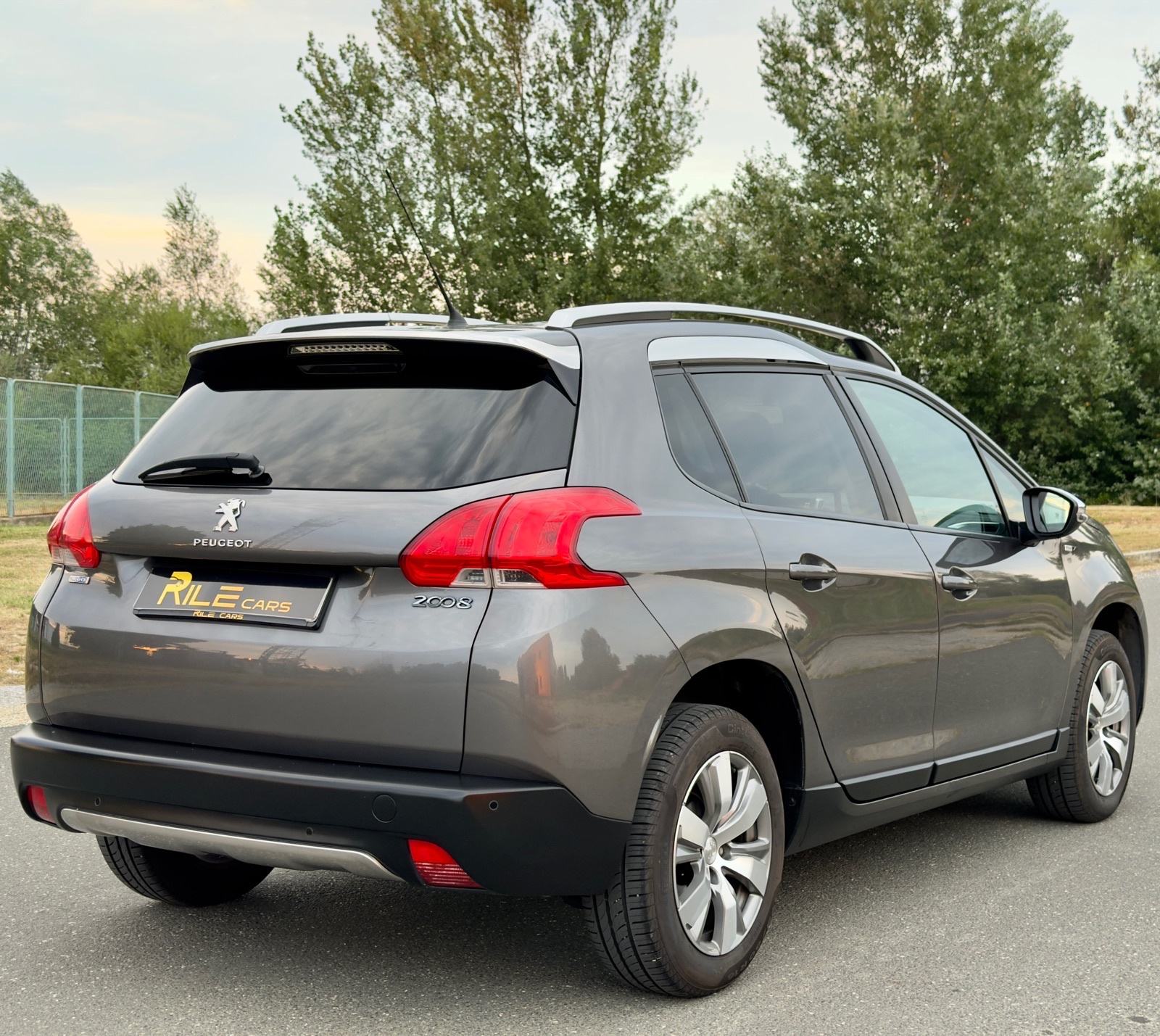 Peugeot 2008 1,6 BlueHDI | PDC | ALU | Veliki servis | TOP stanje!, fotografija 4