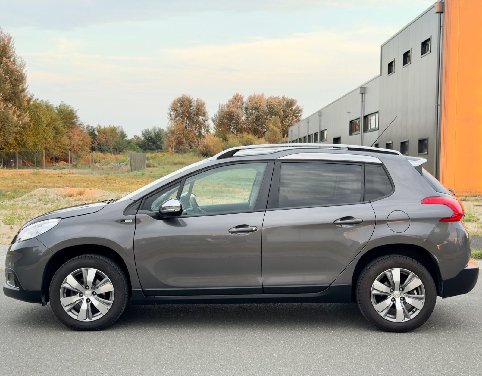Peugeot 2008 1,6 BlueHDI | PDC | ALU | Veliki servis | TOP stanje!, fotografija 5