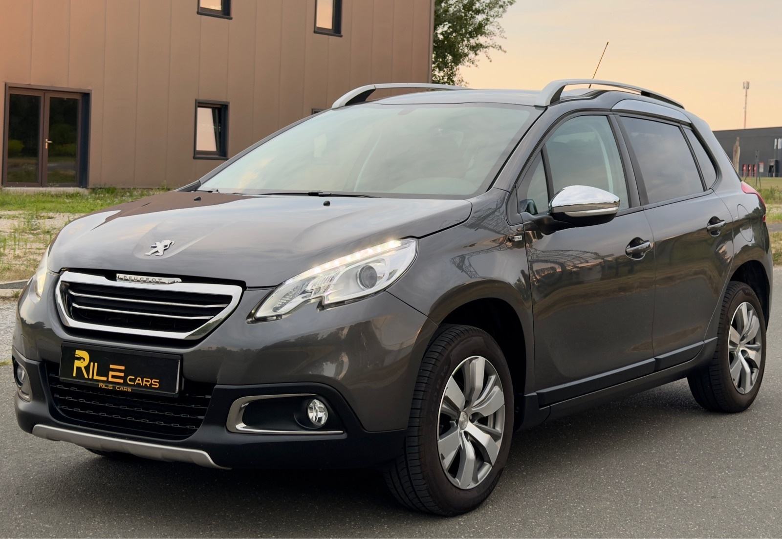 Peugeot 2008 1,6 BlueHDI | PDC | ALU | Veliki servis | TOP stanje!, fotografija 2