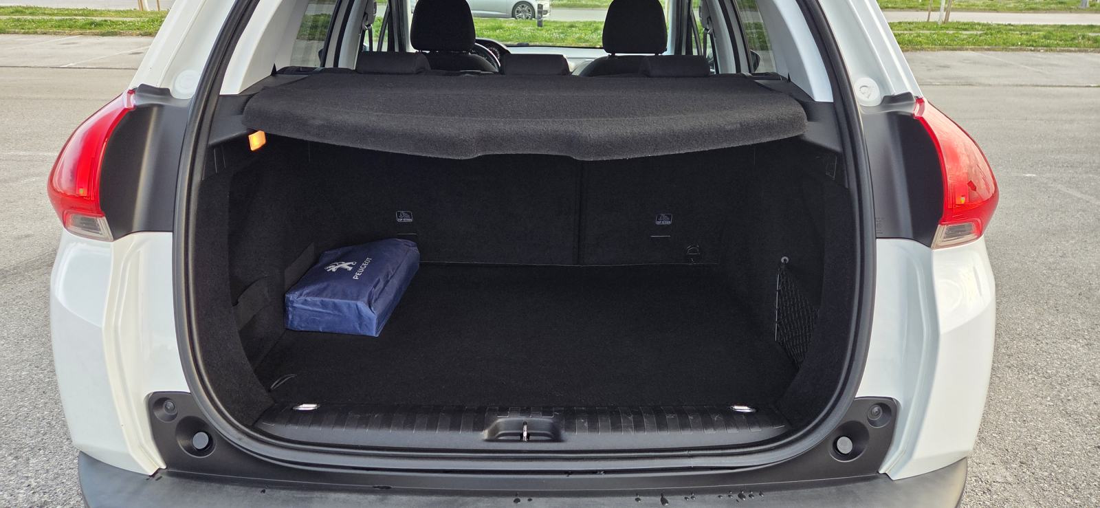 Peugeot 2008 1,6 BlueHDI, registriran godinu dana, fotografija 18