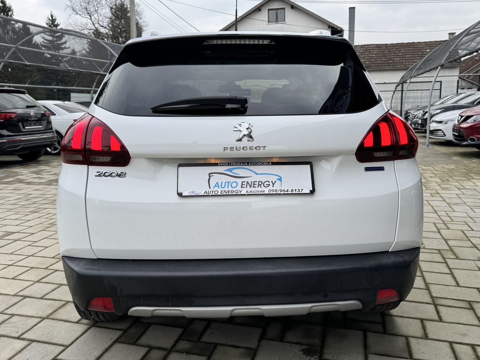 Peugeot 2008 1,6 BlueHDI ⭐ ALLURE ⭐ Panorama, Grij. sjed., fotografija 8