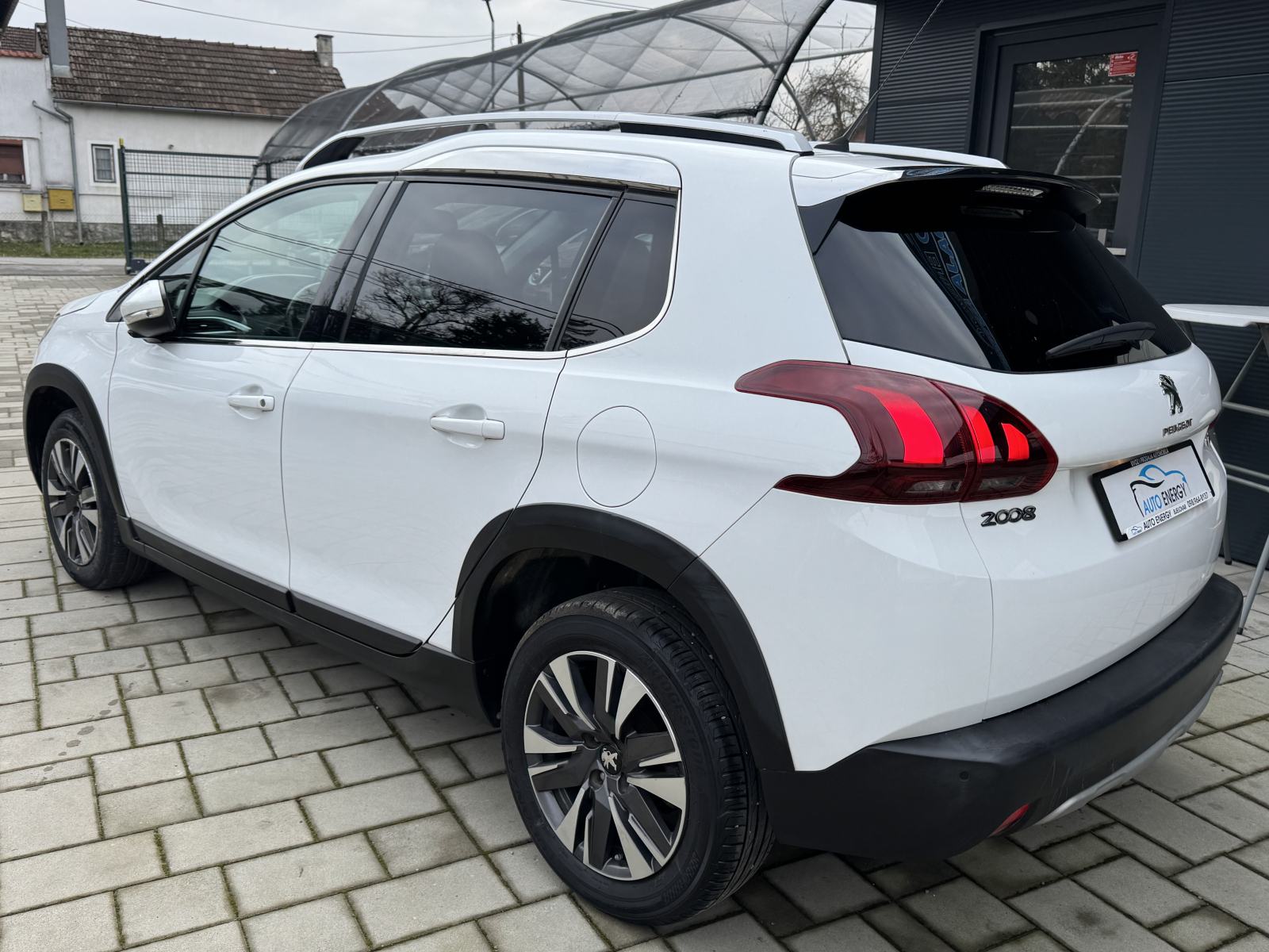 Peugeot 2008 1,6 BlueHDI ⭐ ALLURE ⭐ Panorama, Grij. sjed., fotografija 9