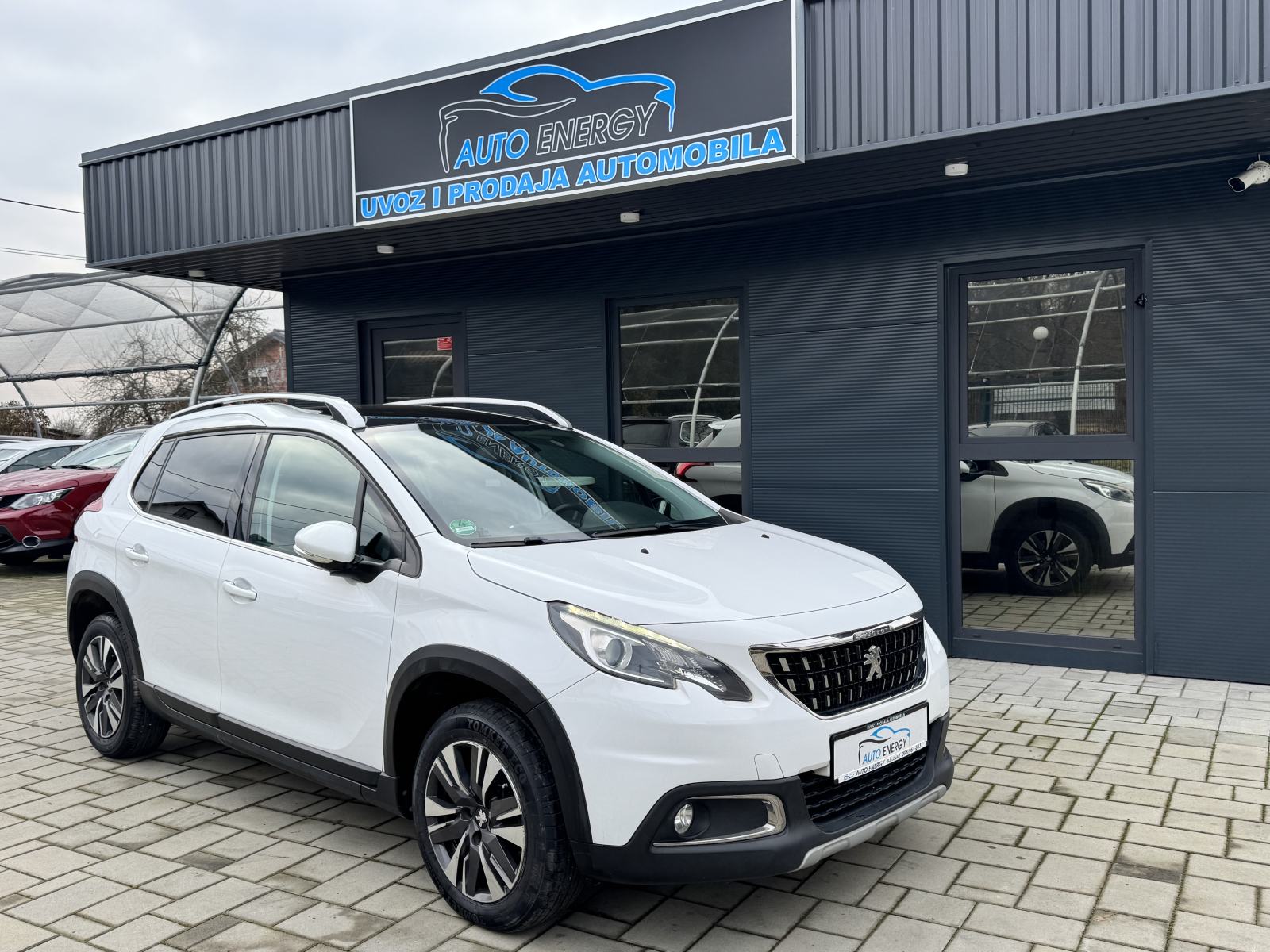 Peugeot 2008 1,6 BlueHDI ⭐ ALLURE ⭐ Panorama, Grij. sjed., fotografija 5