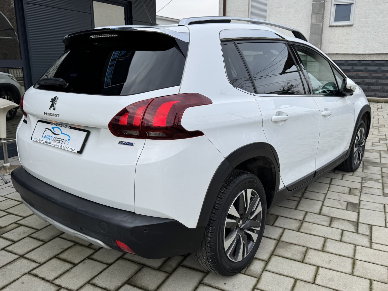 Peugeot 2008 1,6 BlueHDI ⭐ ALLURE ⭐ Panorama, Grij. sjed., fotografija 7