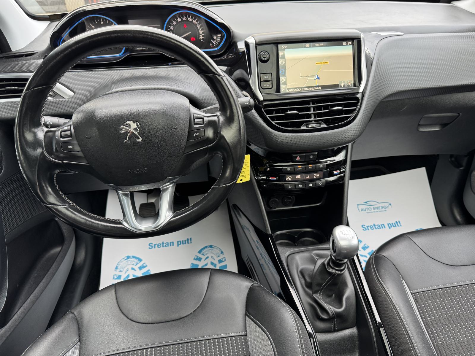 Peugeot 2008 1,6 BlueHDI ⭐ ALLURE ⭐ Panorama, Grij. sjed., fotografija 12