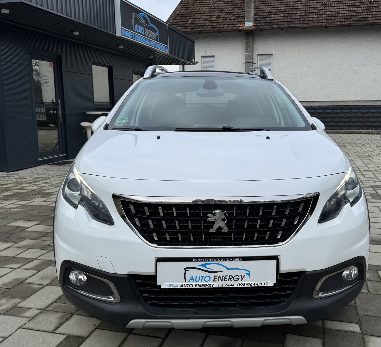 Peugeot 2008 1,6 BlueHDI ⭐ ALLURE ⭐ Panorama, Grij. sjed., fotografija 4