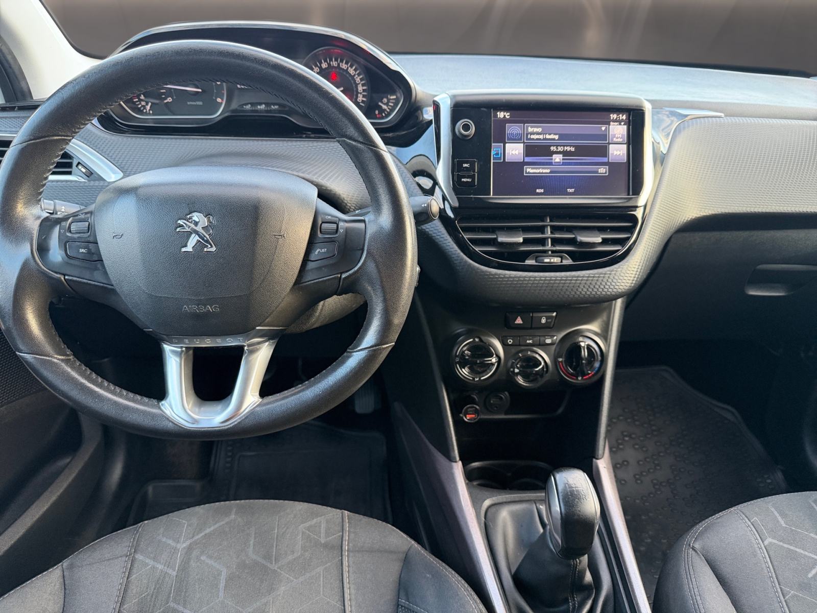 ⭐️Peugeot 2008 1,6 BlueHDI⭐️JAMSTVO 12 MJ, fotografija 10