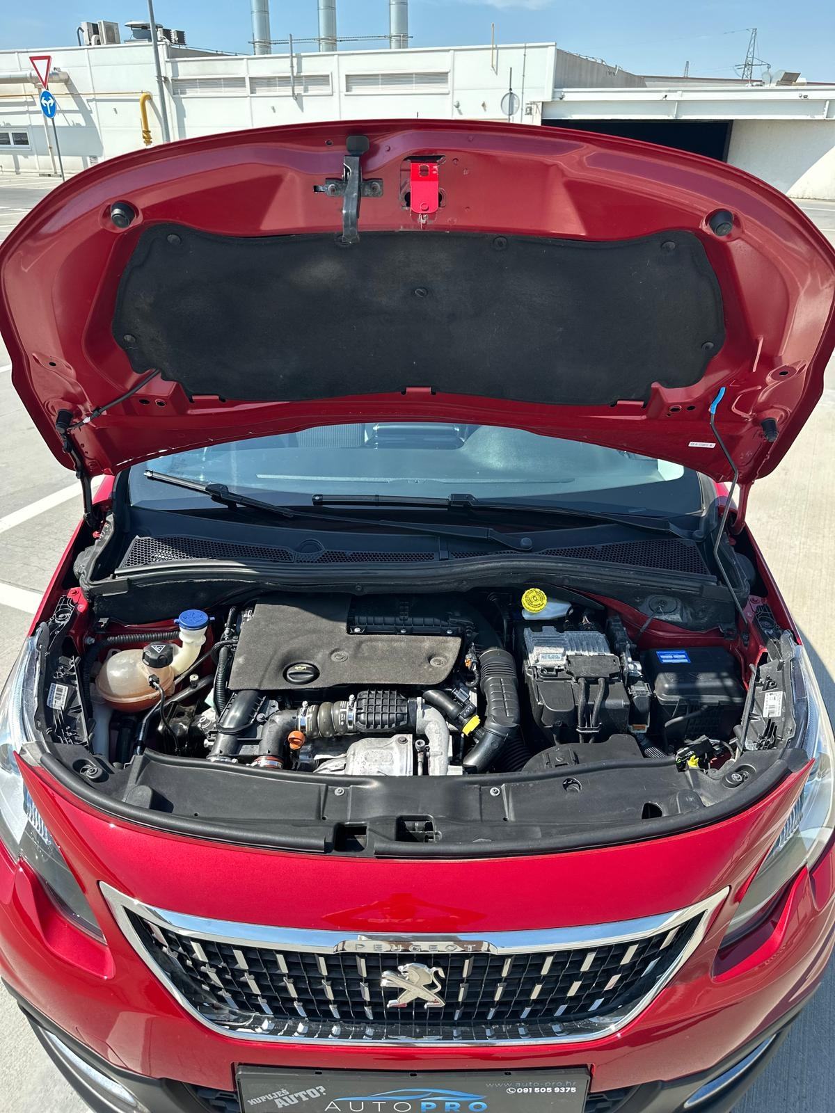 Peugeot 2008 1,6 Blue-HDi Allure #PANORAMA#, fotografija 7