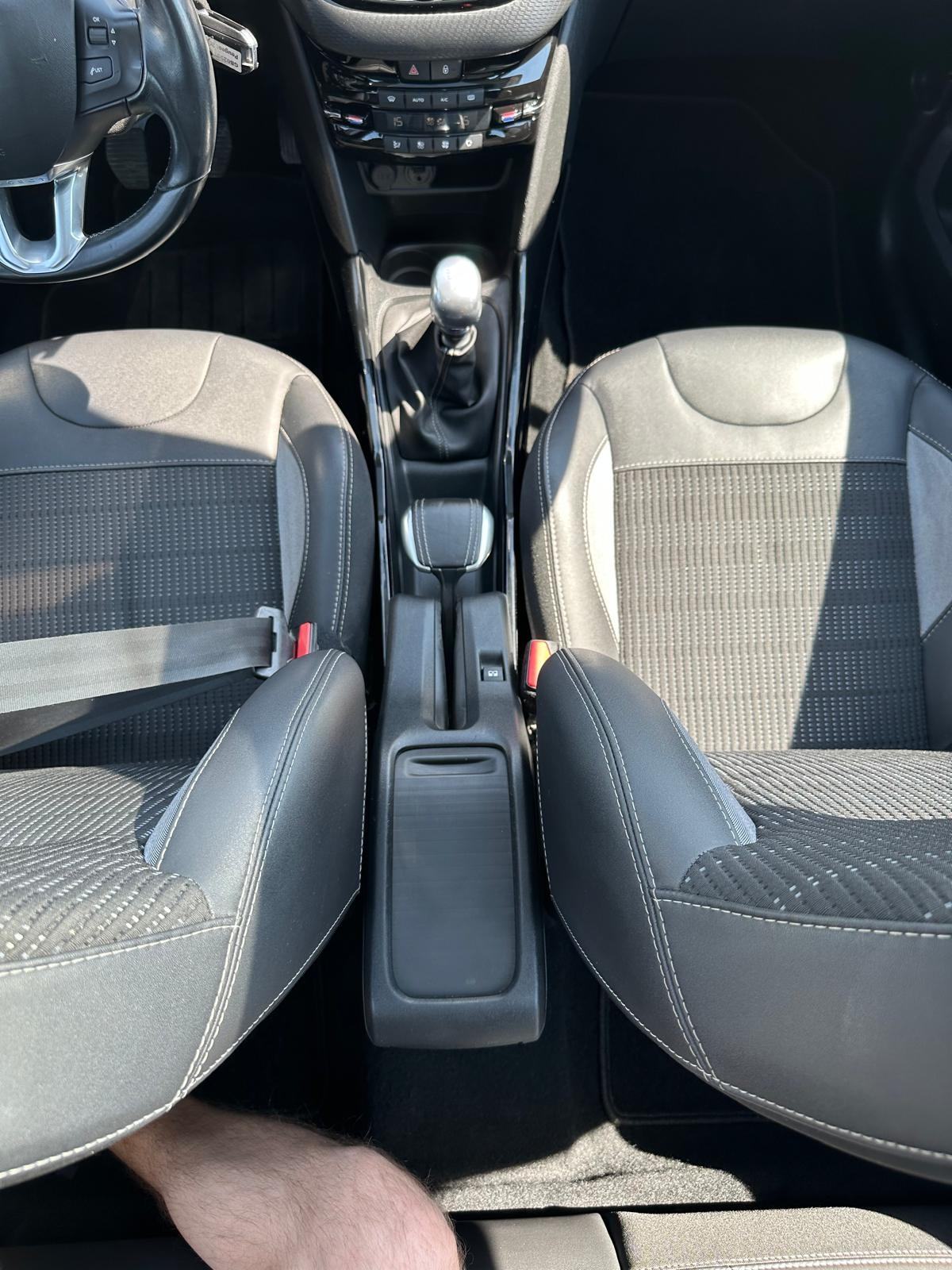 Peugeot 2008 1,6 Blue-HDi Allure #PANORAMA#, fotografija 12