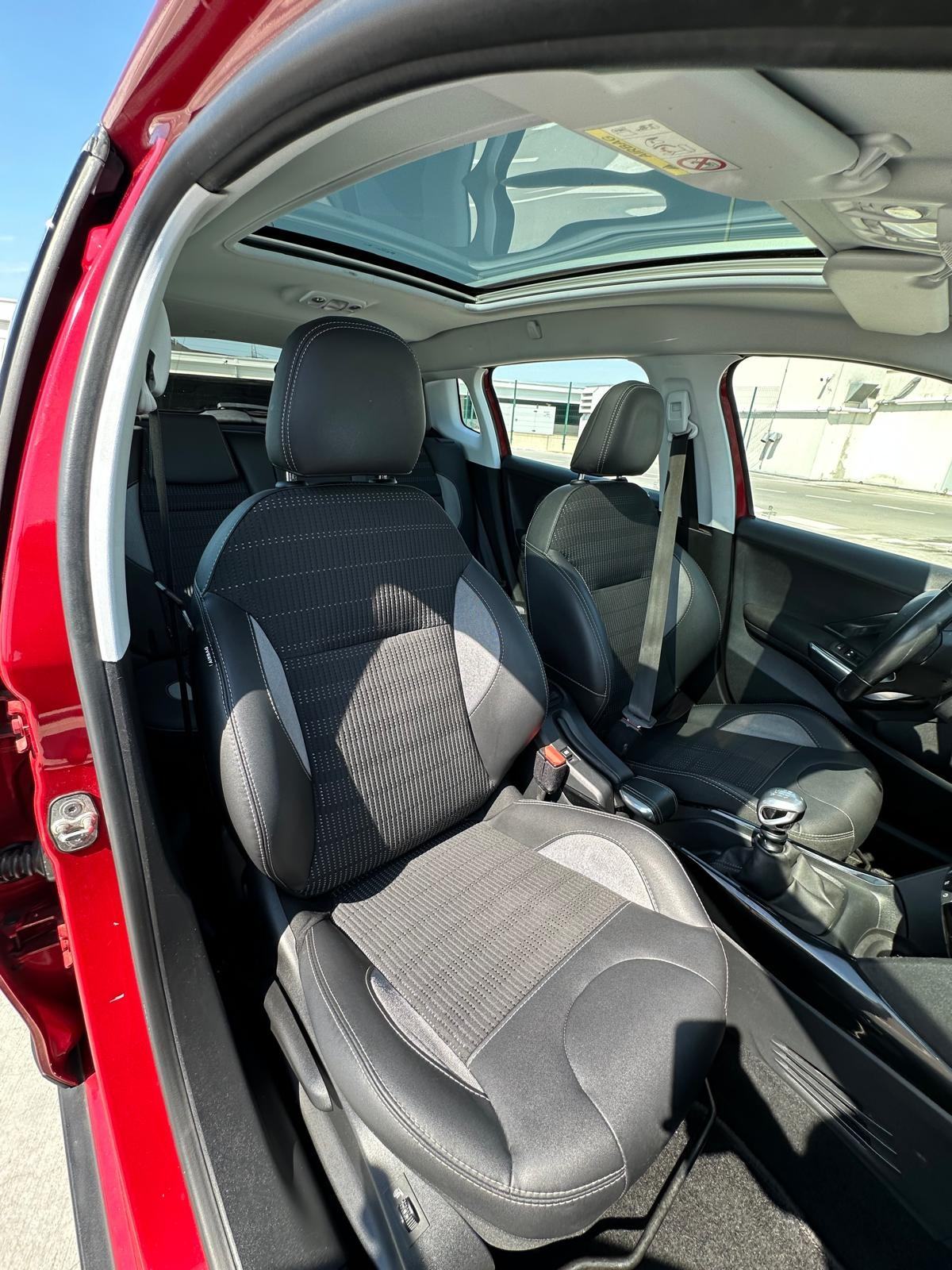 Peugeot 2008 1,6 Blue-HDi Allure #PANORAMA#, fotografija 8
