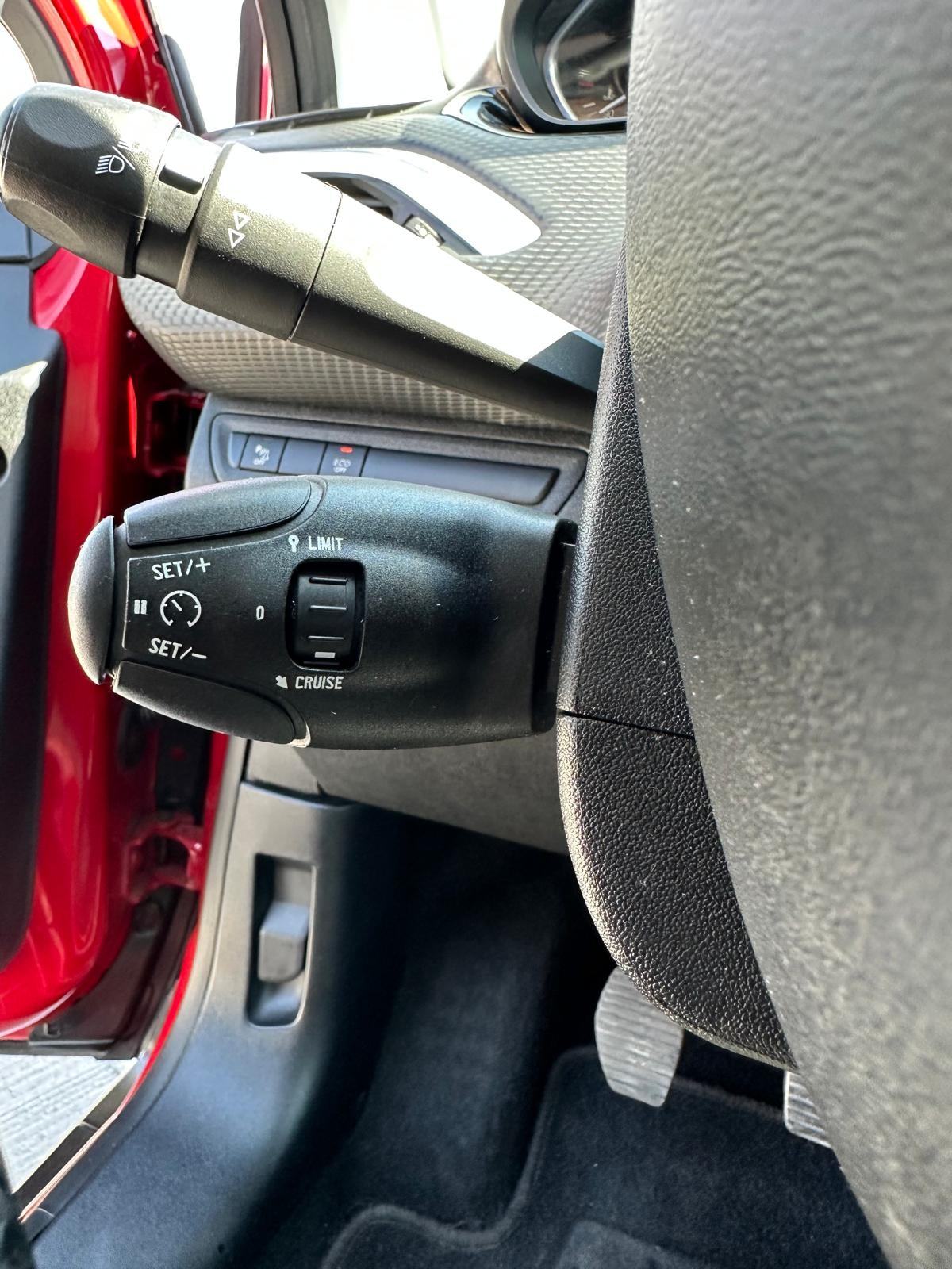 Peugeot 2008 1,6 Blue-HDi Allure #PANORAMA#, fotografija 17