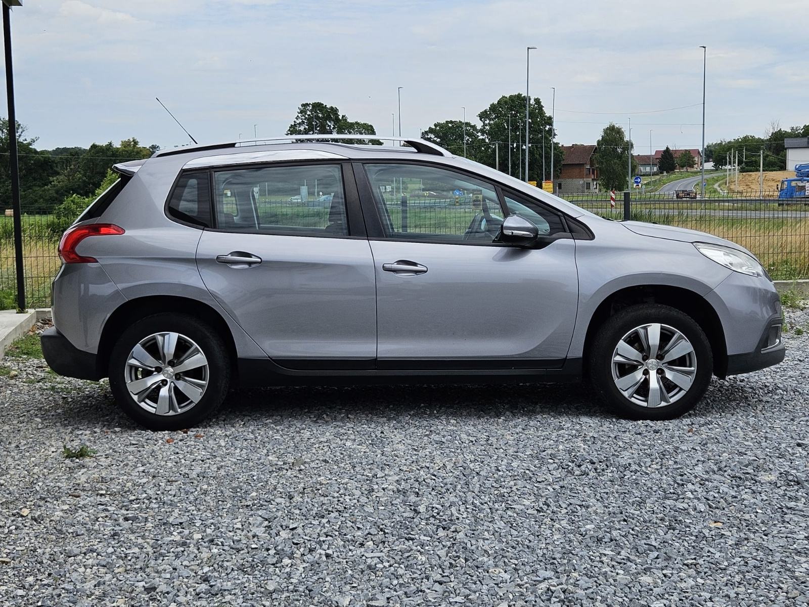 Peugeot 2008 1,6 BlueHDI, fotografija 8