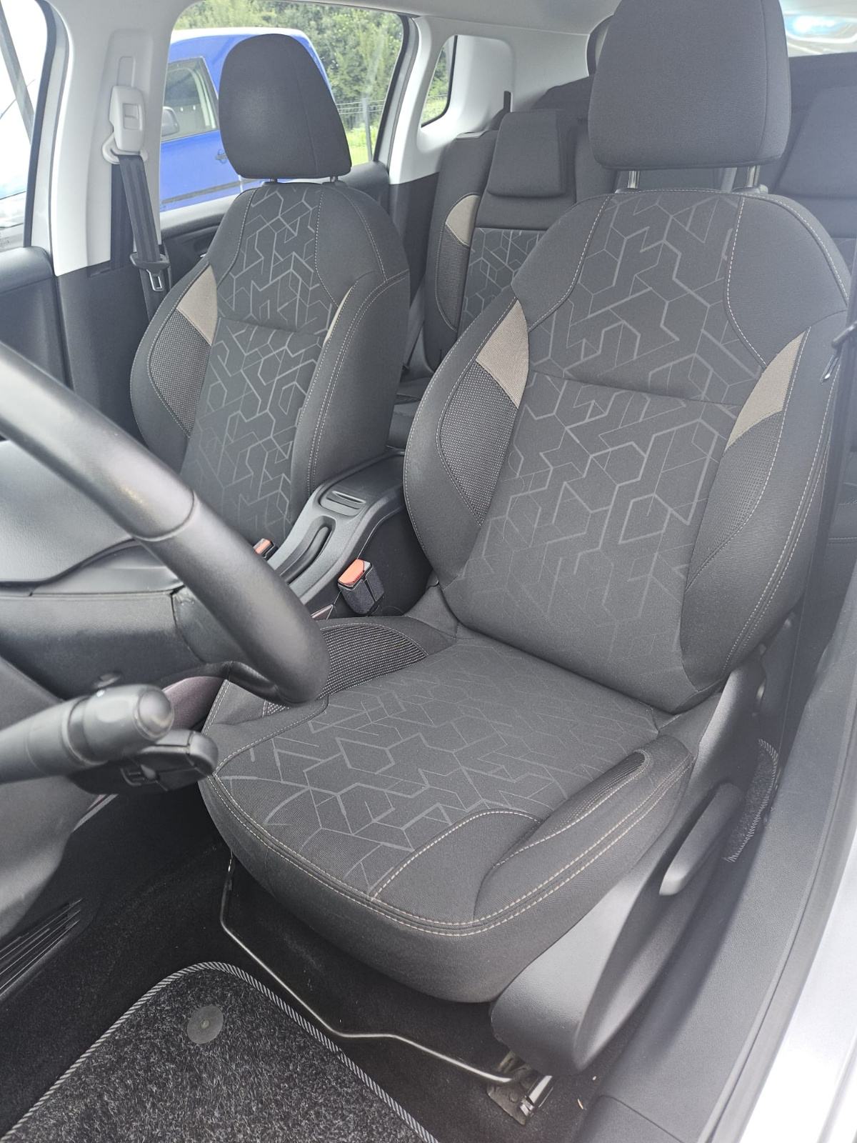 Peugeot 2008 1,6 BlueHDI, fotografija 11