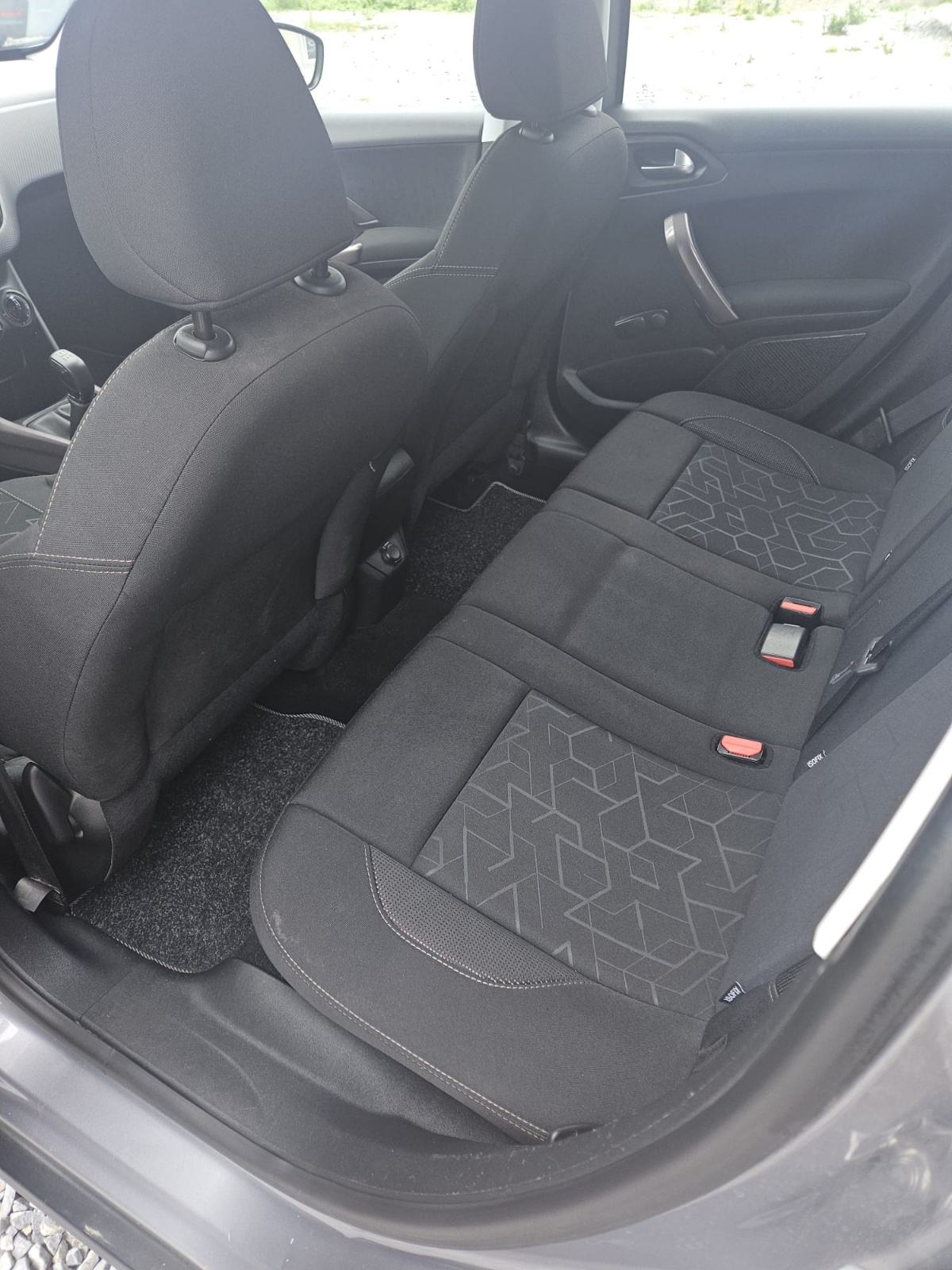 Peugeot 2008 1,6 BlueHDI, fotografija 13
