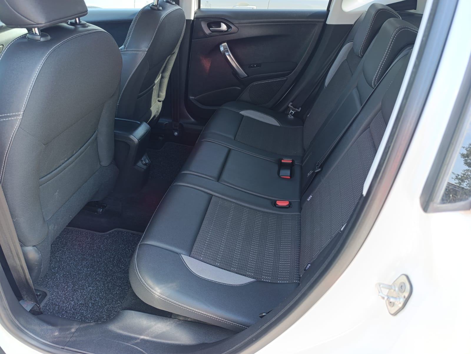 Peugeot 2008 1,6 BlueHDI, fotografija 8