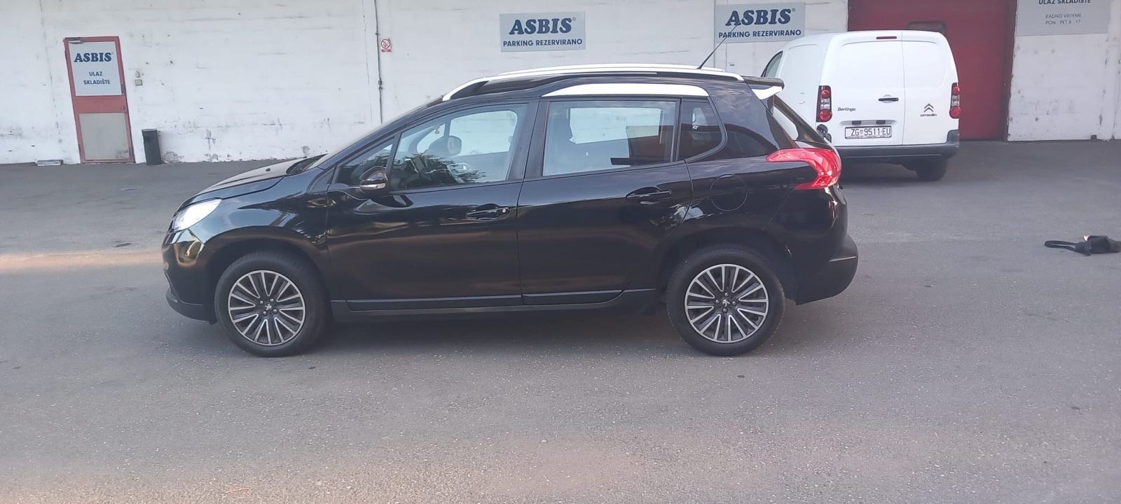 Peugeot 2008 1,6 BlueHDI, fotografija 4