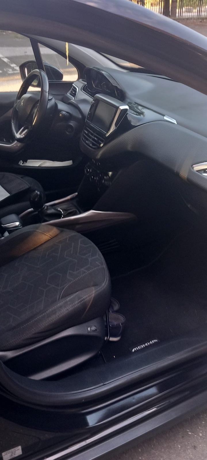 Peugeot 2008 1,6 BlueHDI, fotografija 5