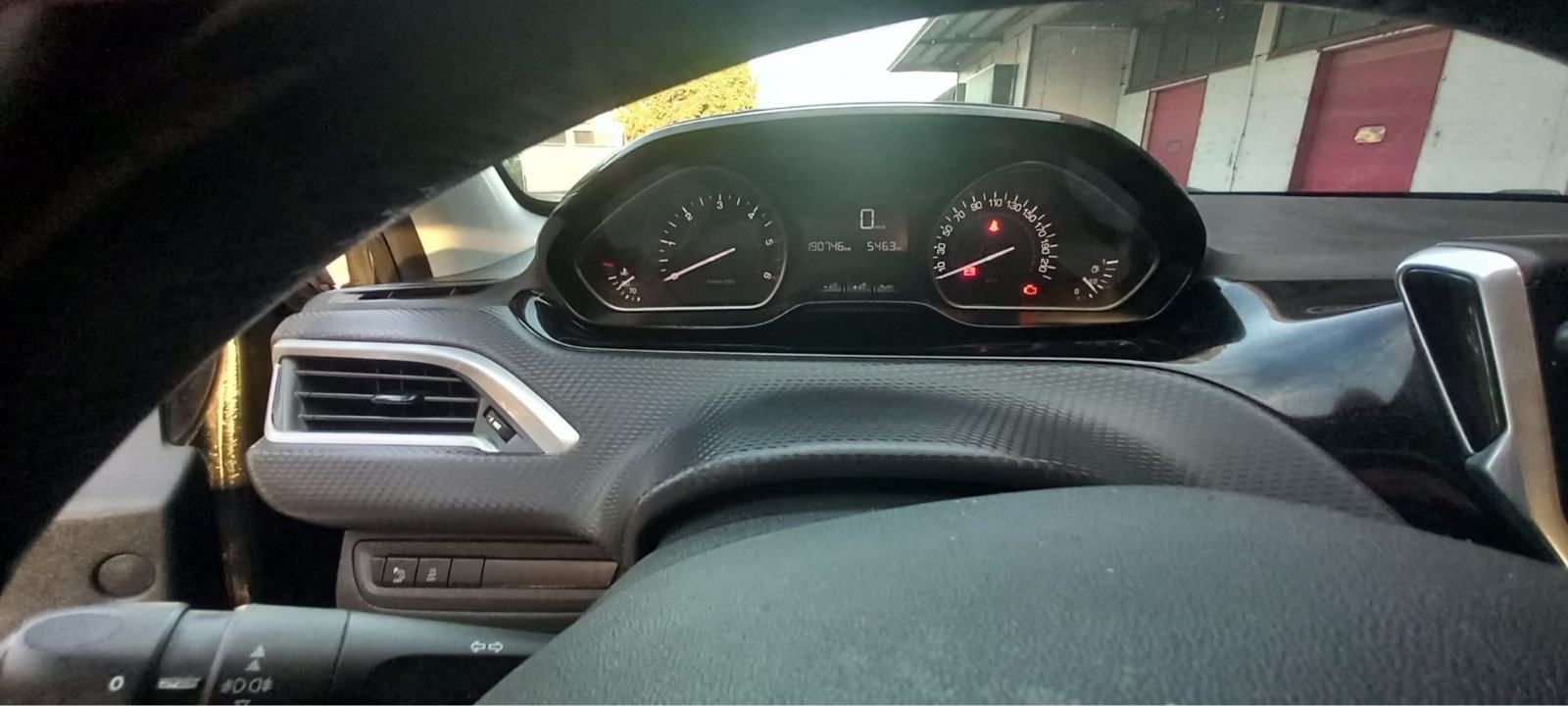 Peugeot 2008 1,6 BlueHDI, fotografija 10