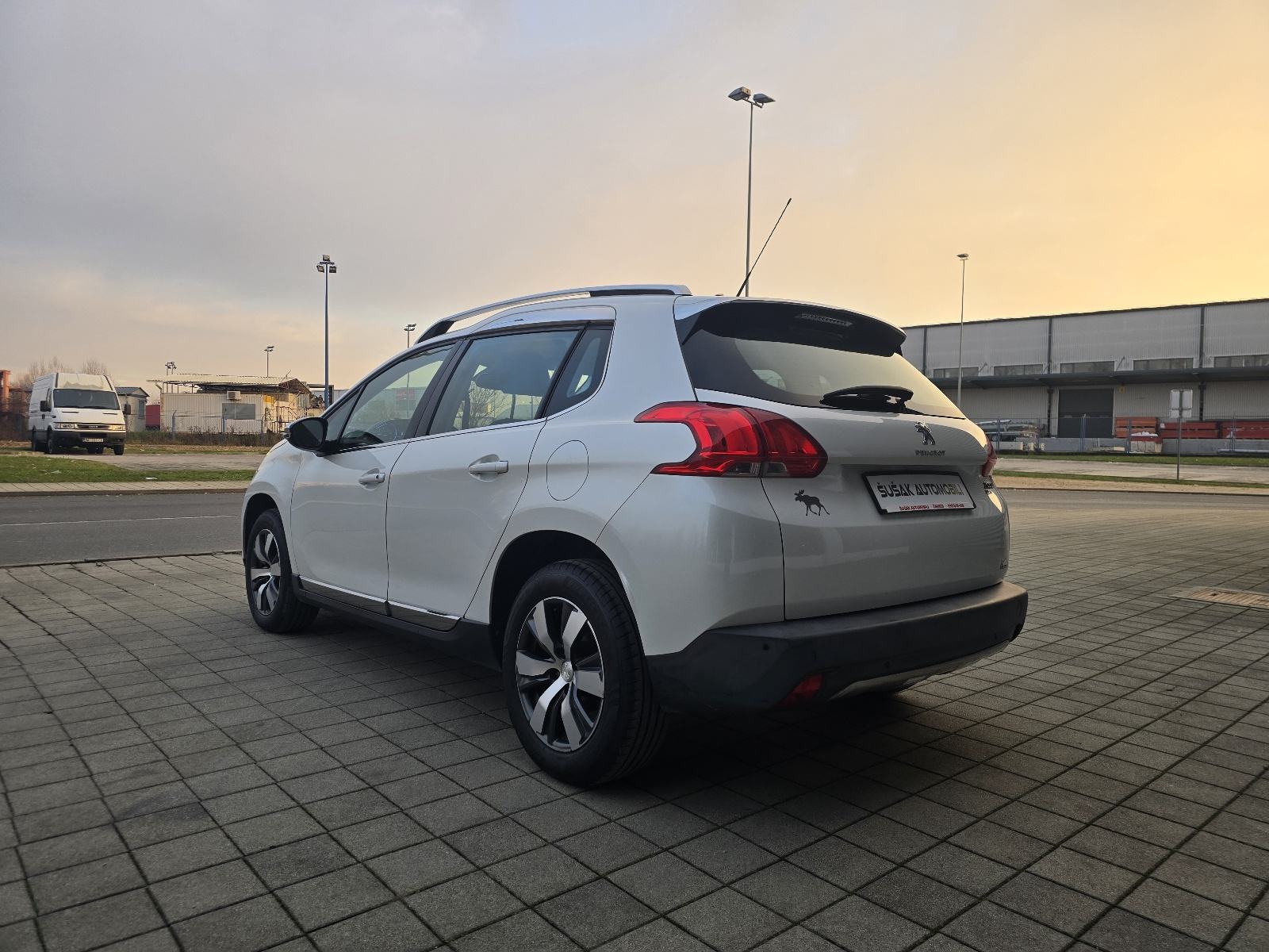 Peugeot 2008 1,6 e-HDi / ALLURE / MULTIMEDIJA / LED / ALU 16 /, fotografija 3