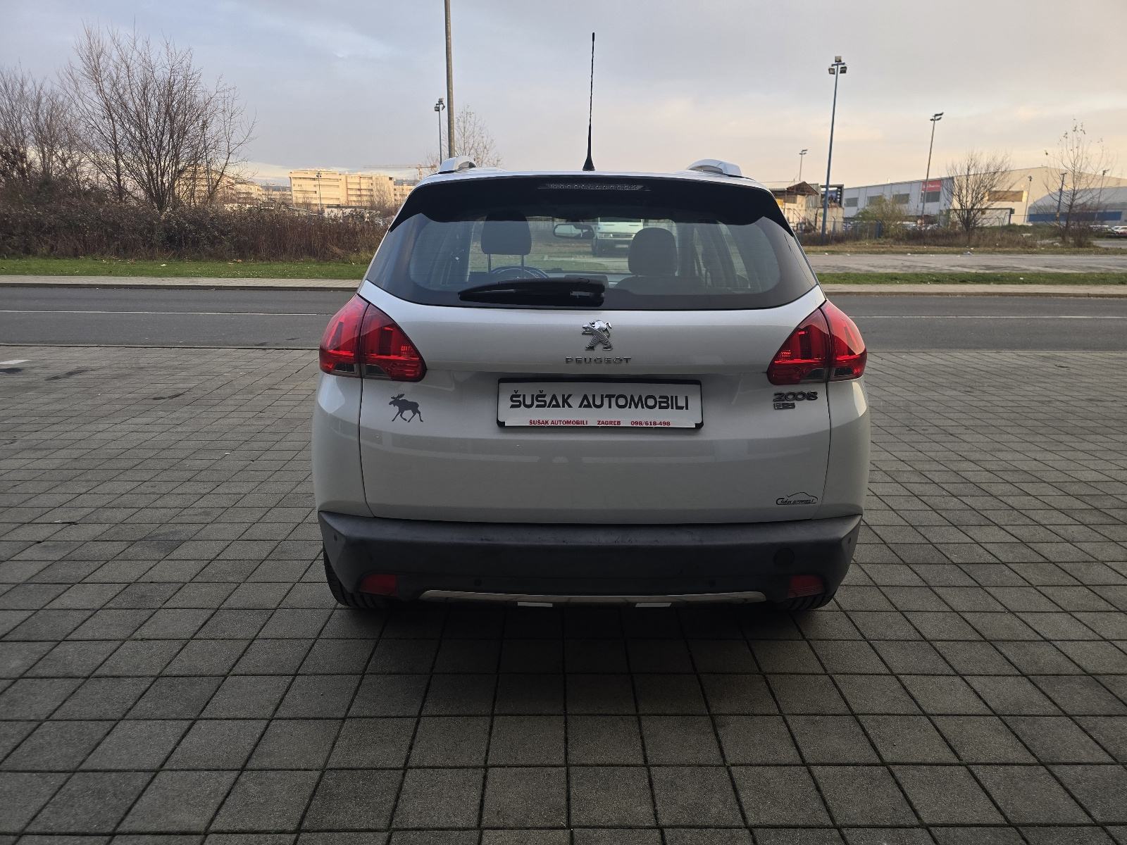Peugeot 2008 1,6 e-HDi / ALLURE / MULTIMEDIJA / LED / ALU 16 /, fotografija 4