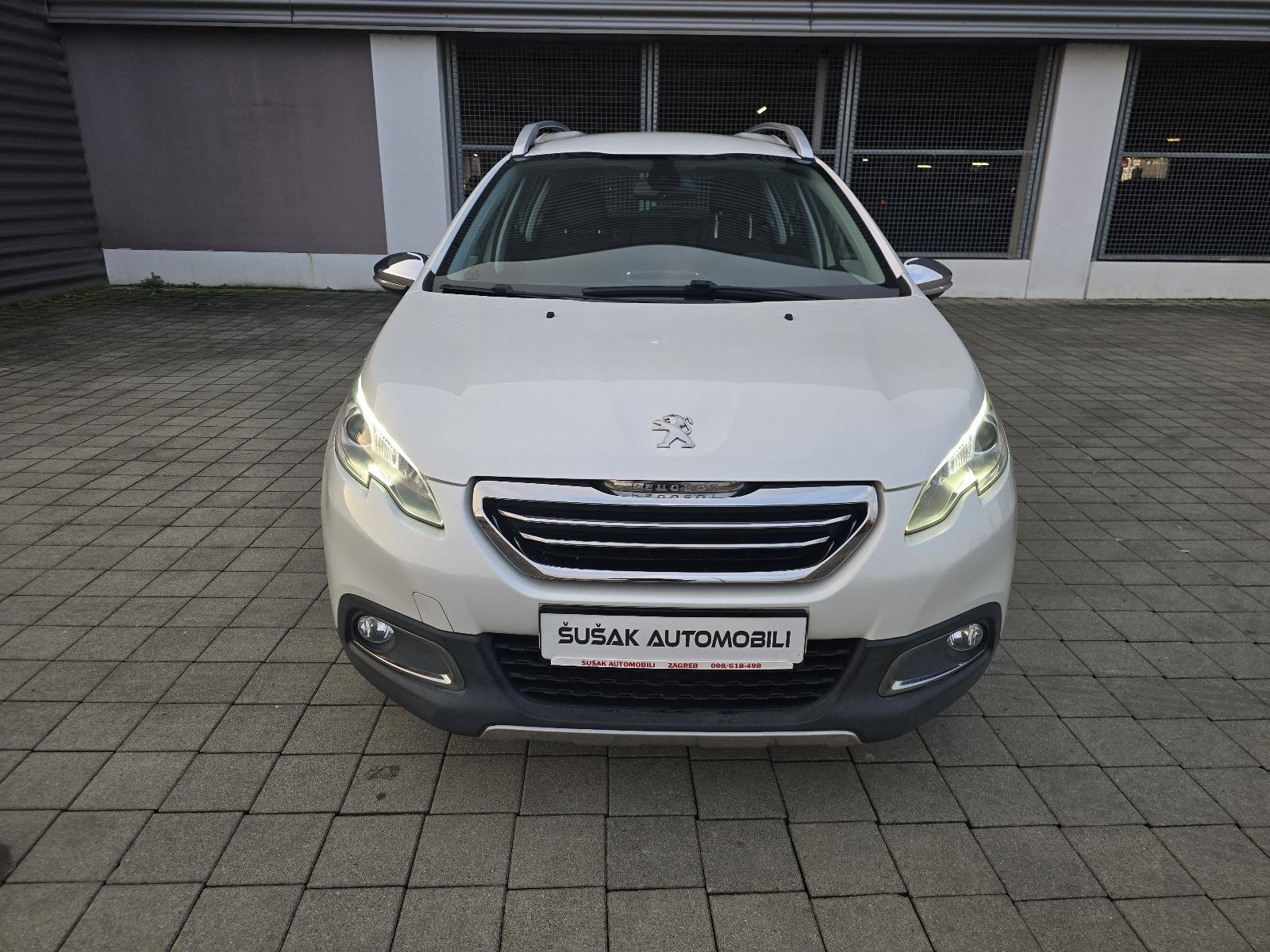 Peugeot 2008 1,6 e-HDi / ALLURE / MULTIMEDIJA / LED / ALU 16 /, fotografija 8