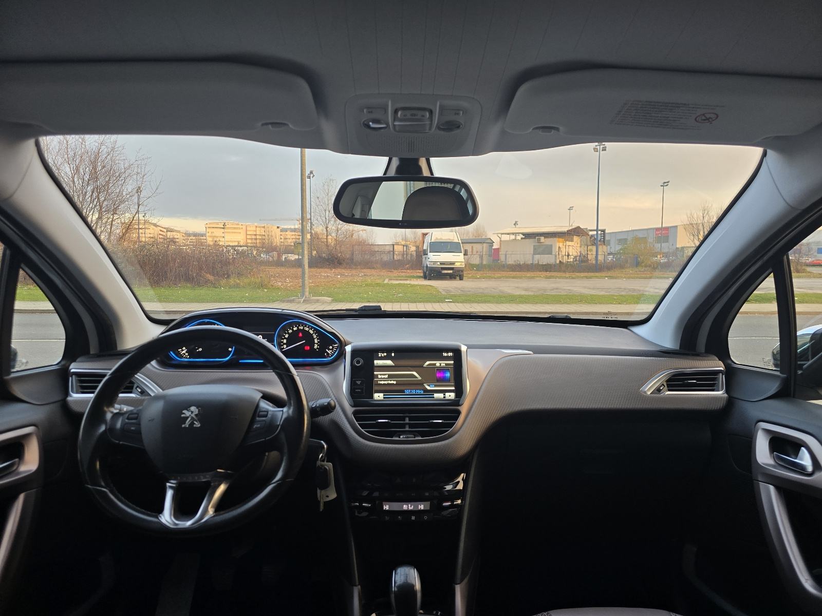 Peugeot 2008 1,6 e-HDi / ALLURE / MULTIMEDIJA / LED / ALU 16 /, fotografija 14