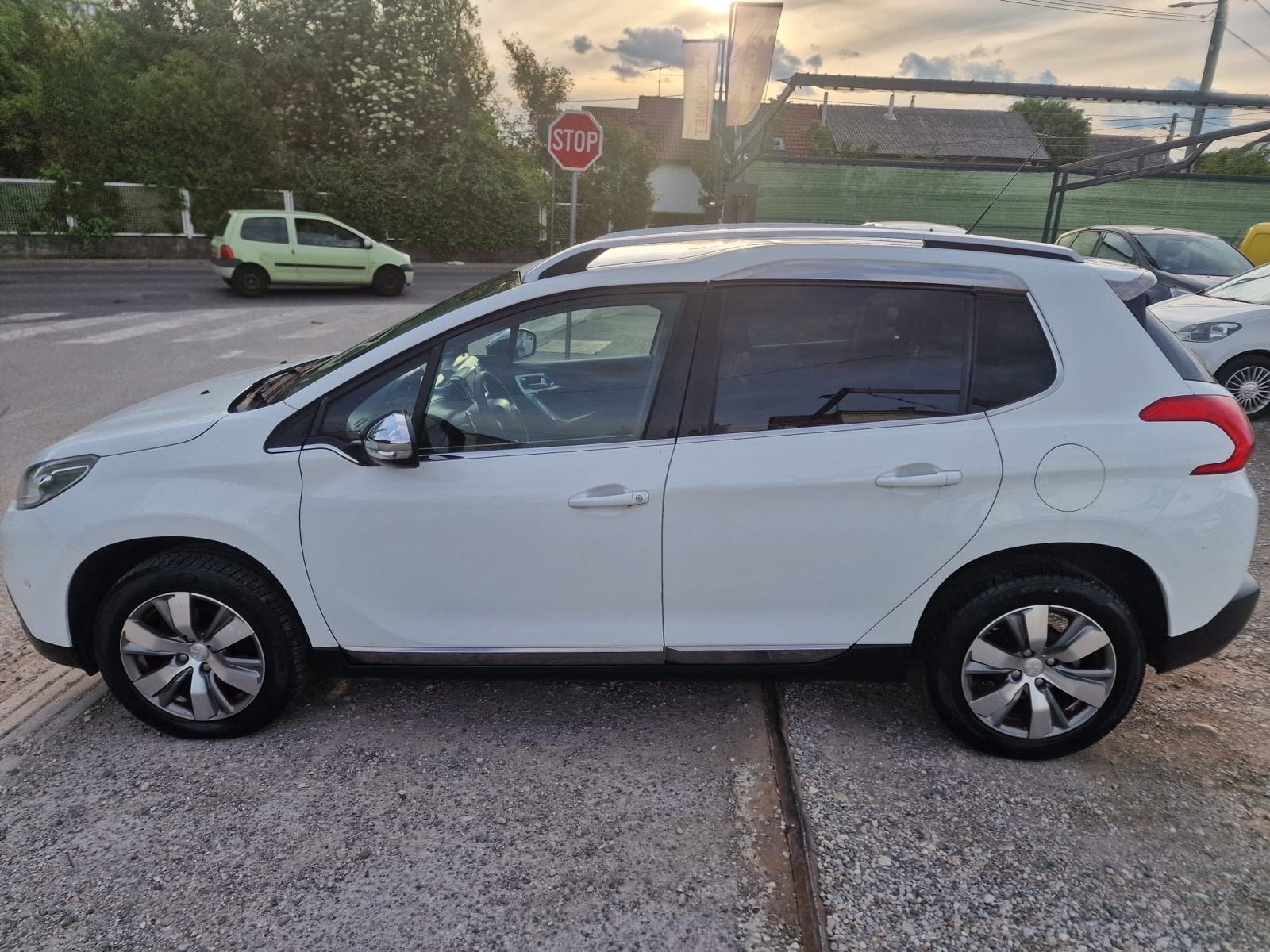 Peugeot 2008 1,6 e-HDi automatik ALLURE / REG 1 GOD !!, fotografija 3
