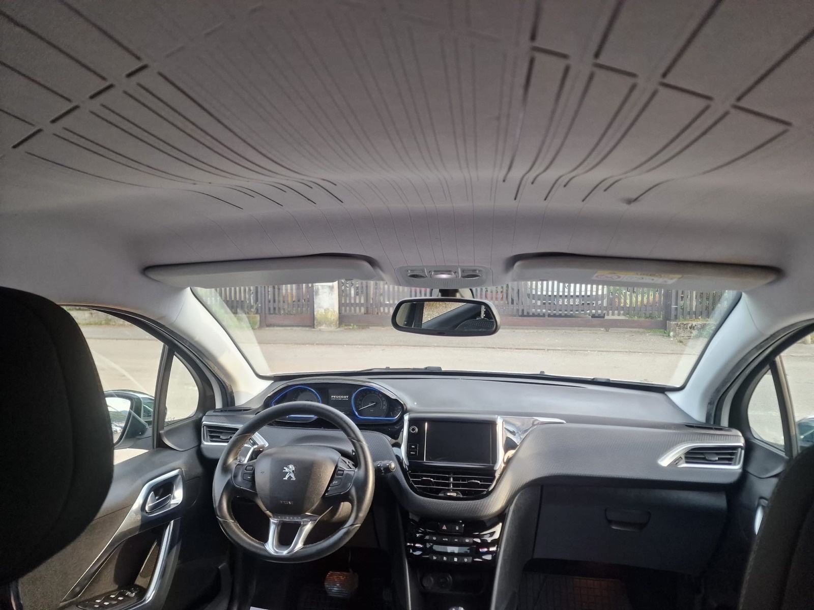 Peugeot 2008 1,6 e-HDi automatik ALLURE / REG 1 GOD !!, fotografija 9