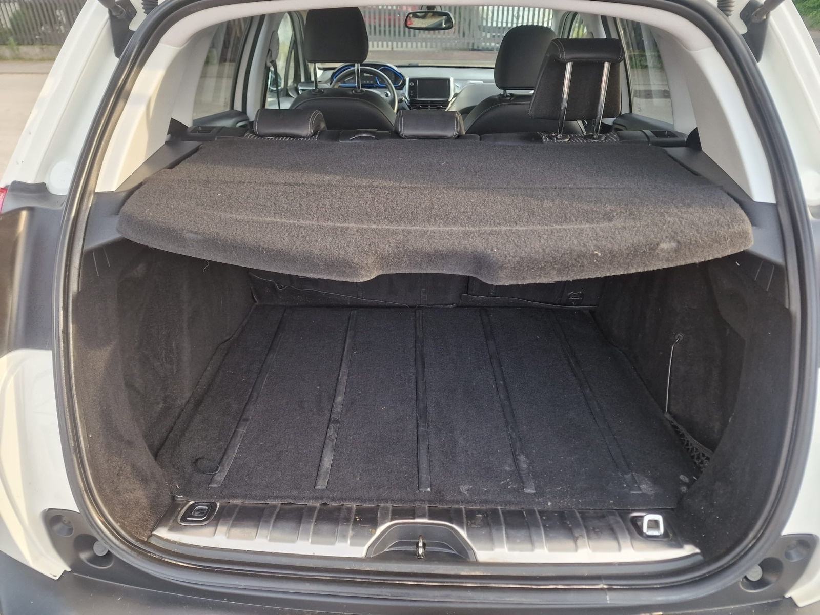 Peugeot 2008 1,6 e-HDi automatik ALLURE / REG 1 GOD !!, fotografija 12