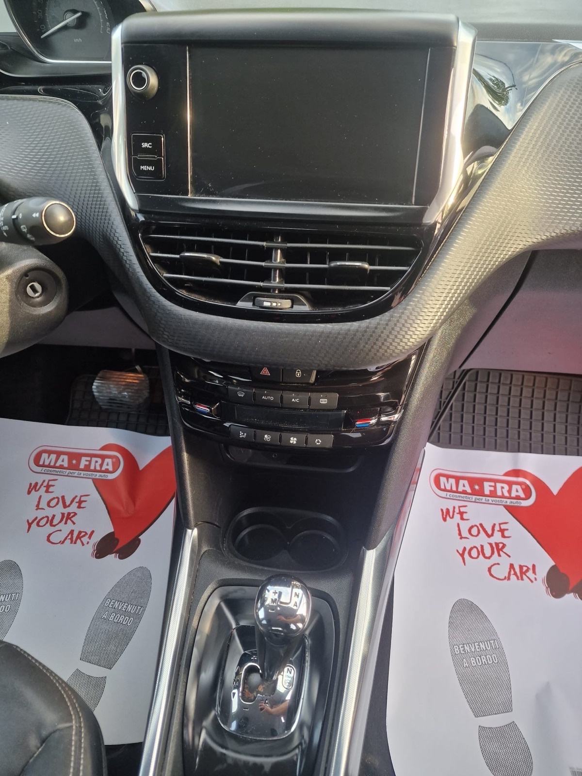 Peugeot 2008 1,6 e-HDi automatik ALLURE / REG 1 GOD !!, fotografija 15