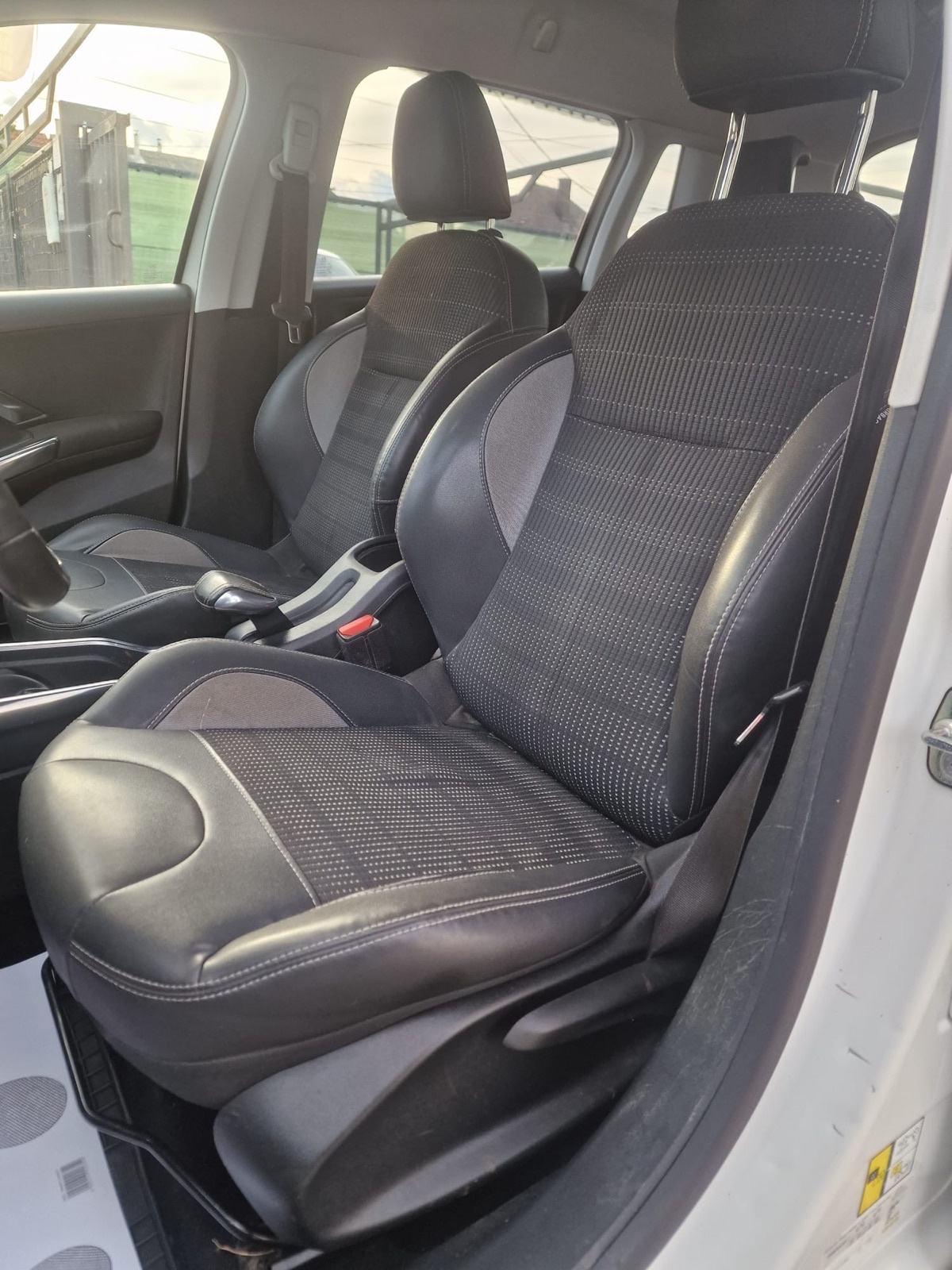 Peugeot 2008 1,6 e-HDi automatik ALLURE / REG 1 GOD !!, fotografija 17