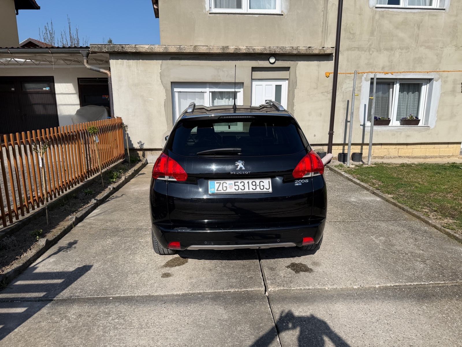 Peugeot 2008 1,6 e-HDi automatik, fotografija 3