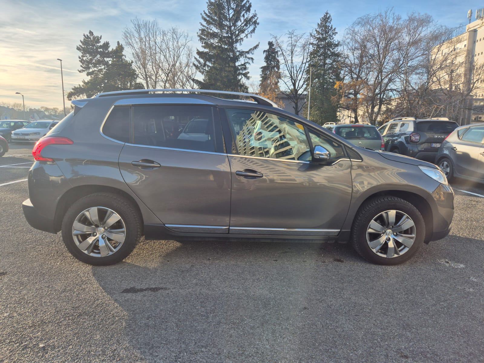 Peugeot 2008 1,6 e-HDi - allure - PANORAMA - TEMPOMAT, fotografija 12