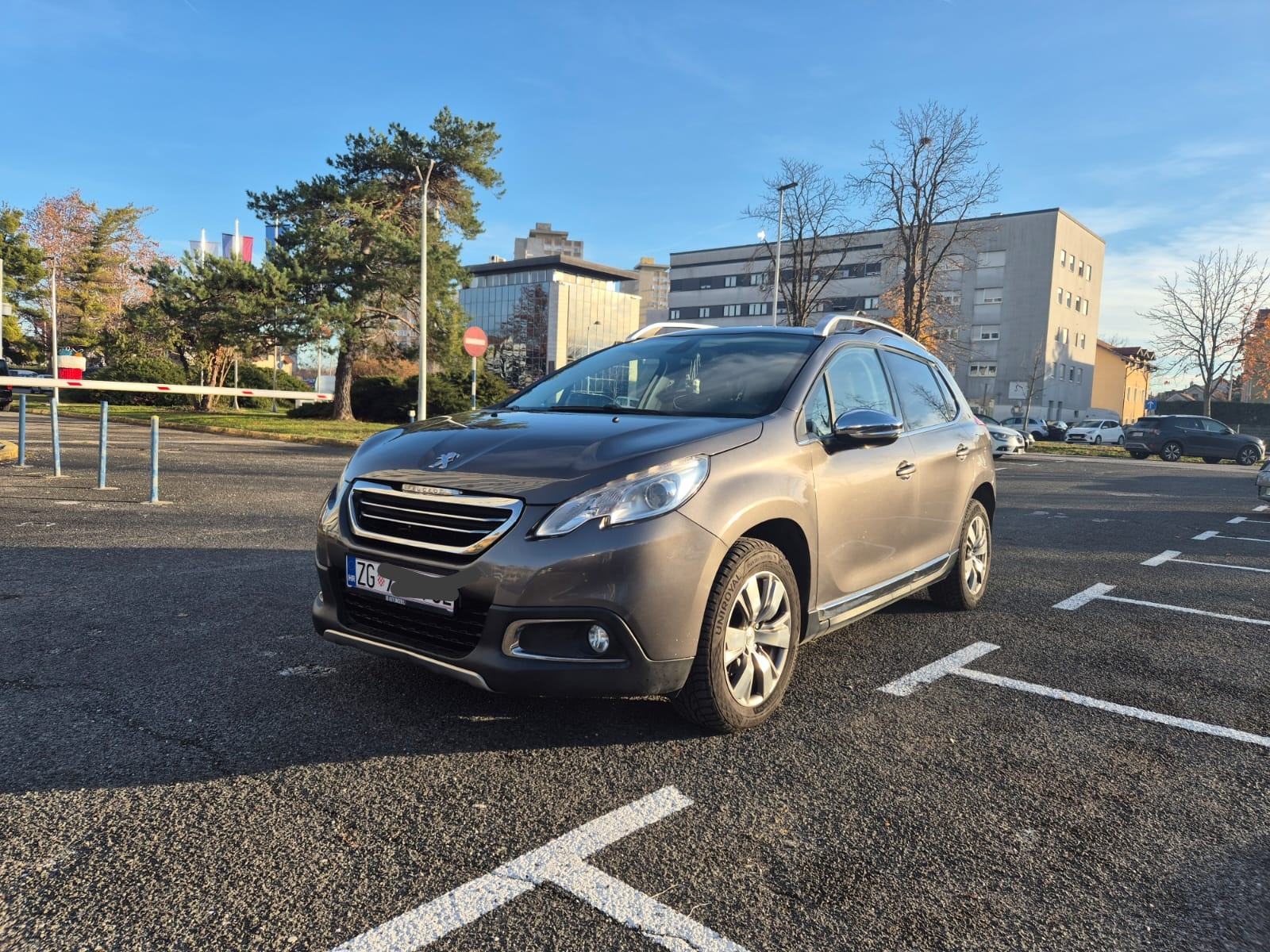 Peugeot 2008 1,6 e-HDi - allure - PANORAMA - TEMPOMAT, fotografija 2